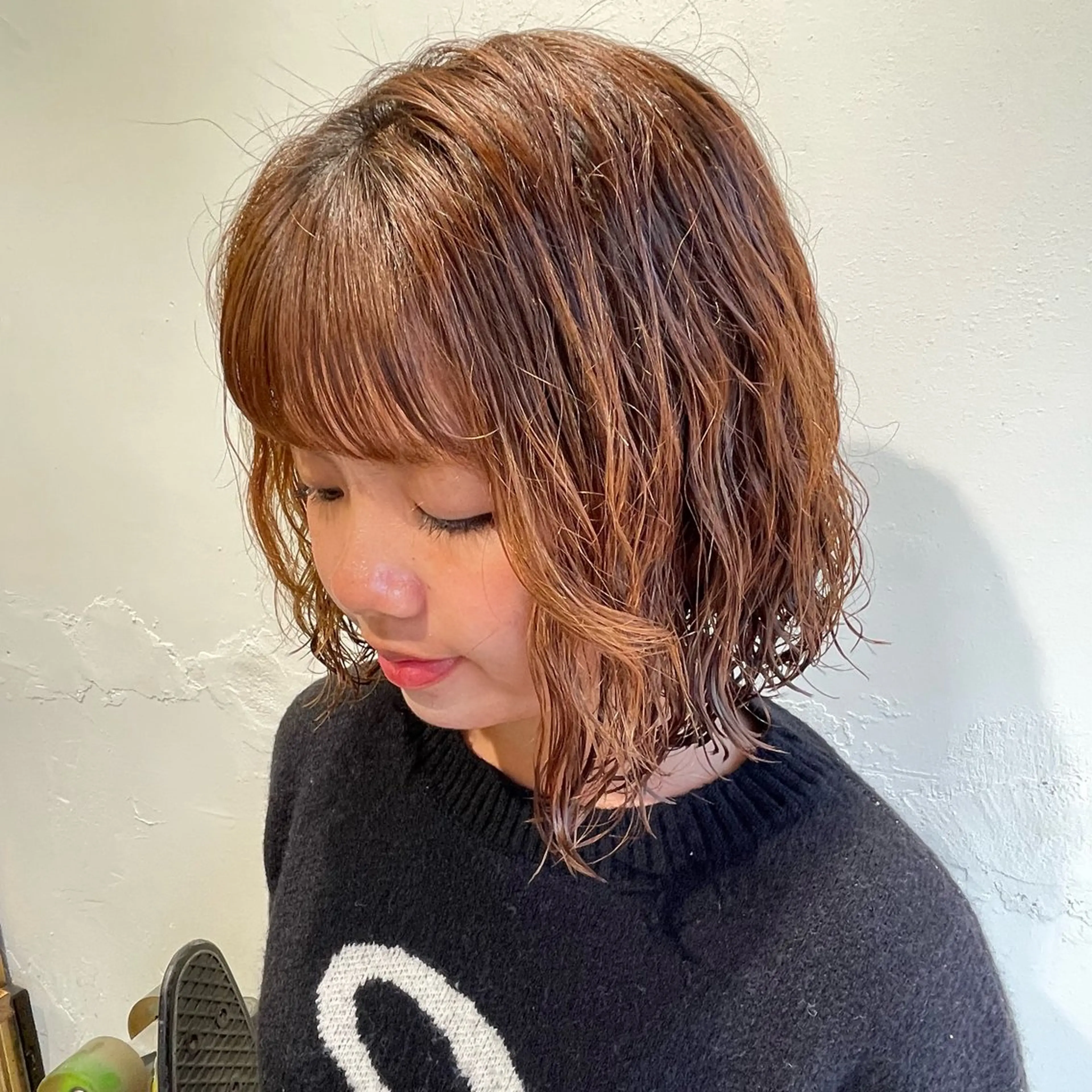ミディアム カラー パーマ 飯島朋香 オリーブベージュ🌿のヘアスタイル