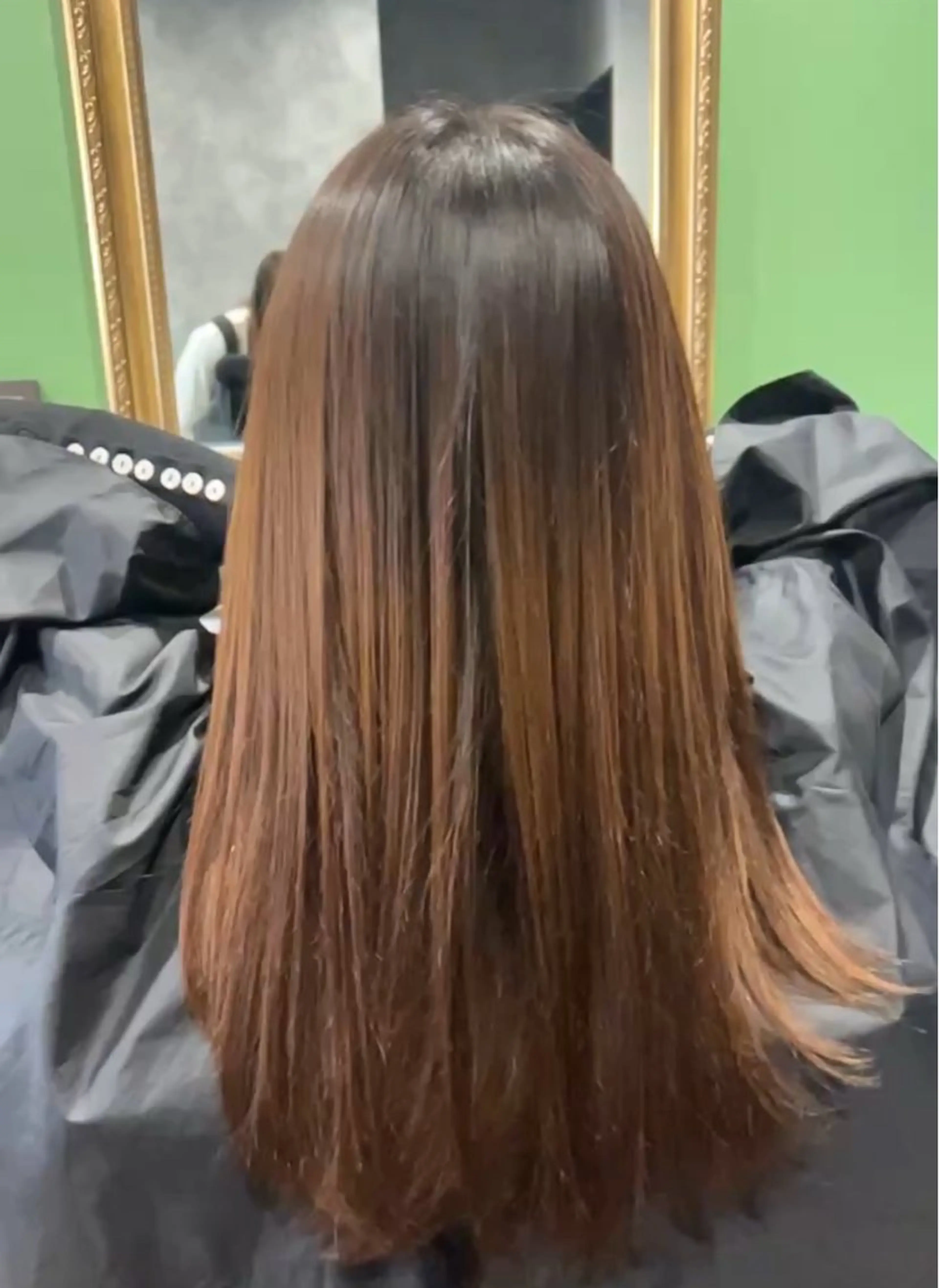 ロング AINAILONA所属・AINAILONA chinamiのヘアスタイル