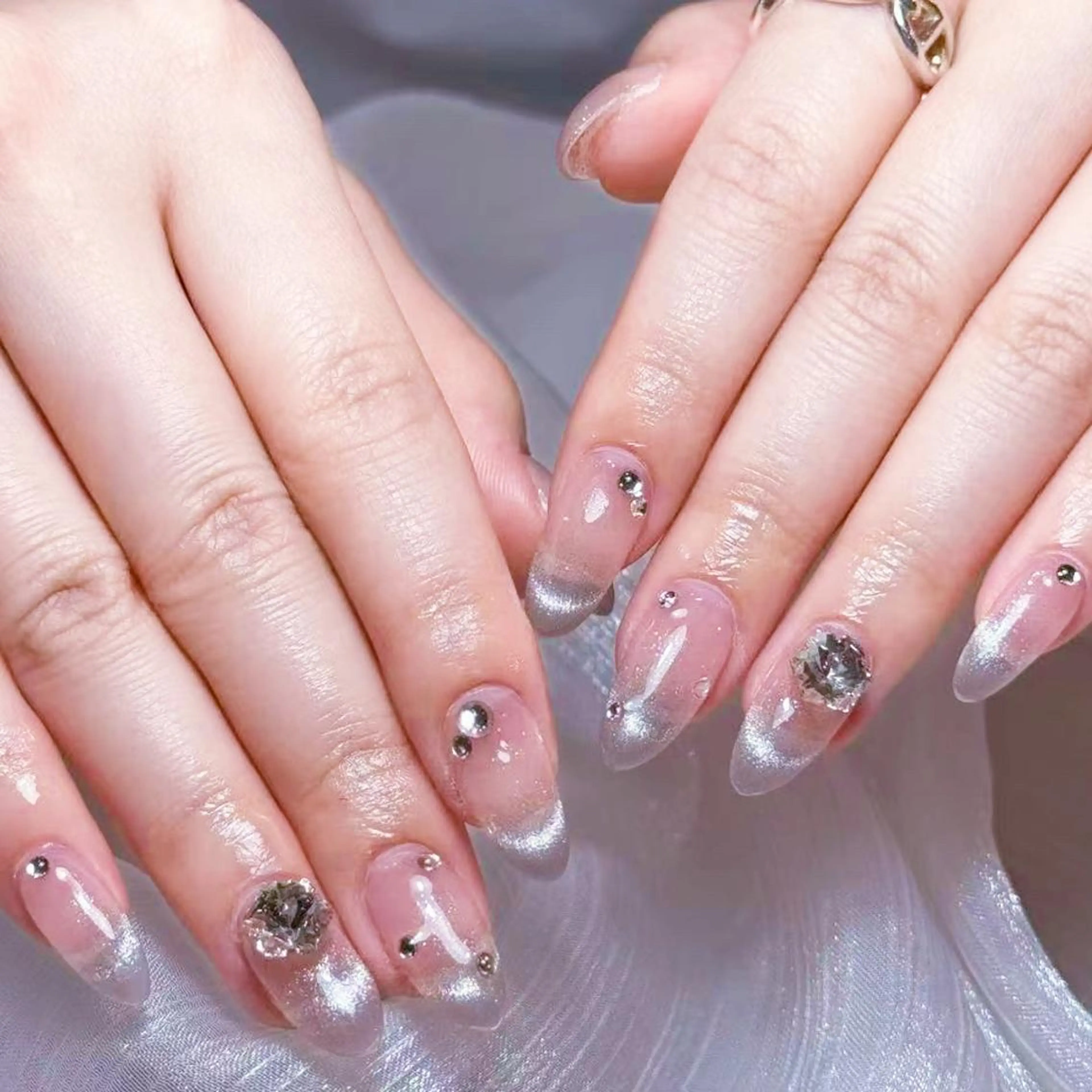 ネイル アートネイル オーロラネイル ガーリー キラキラネイル 韓国ネイル ハンドネイル DIAMOND 💅のネイルデザイン