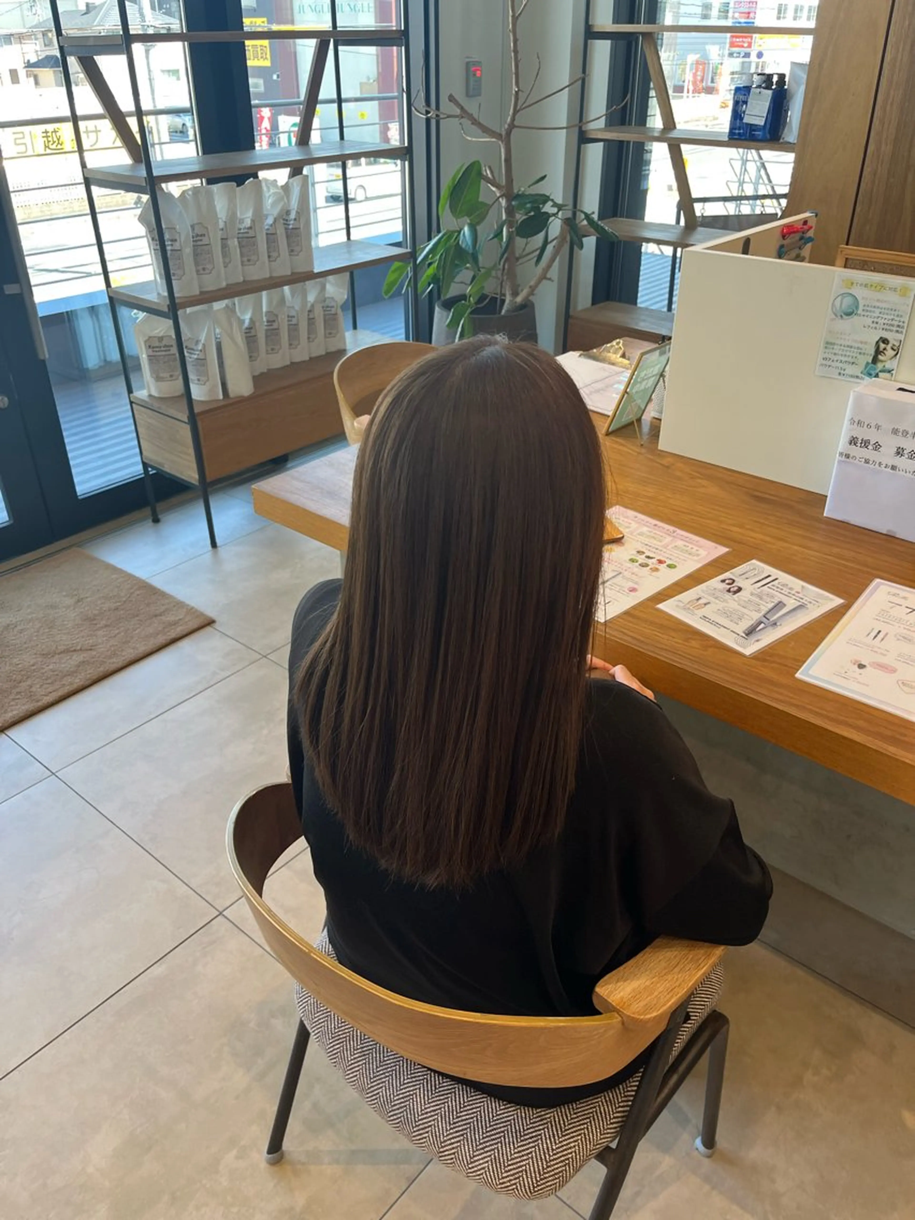 ロング カラー カット ヘアカラー 坂口 友莉香のヘアスタイル