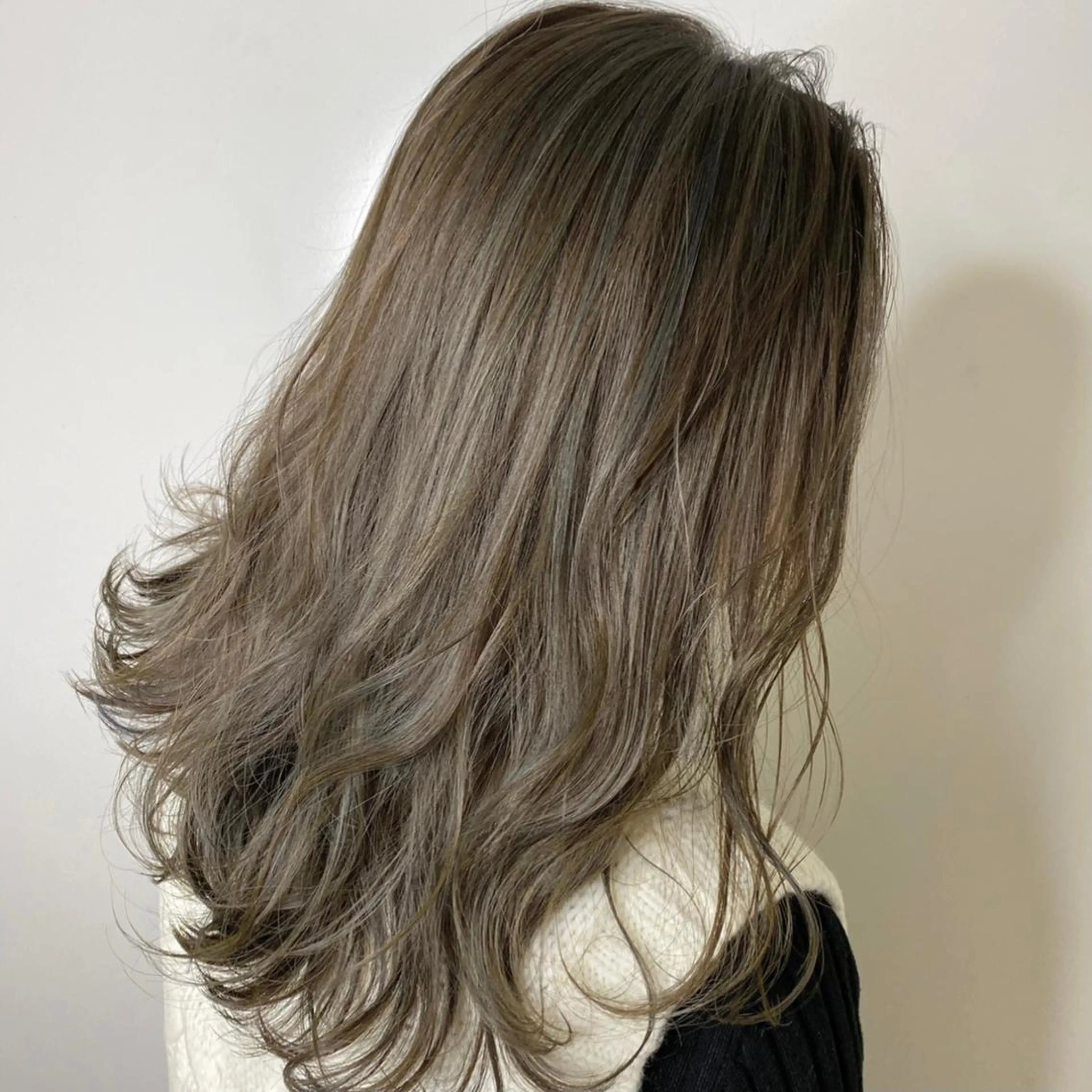 🉐【前処理ケア付き】プレミアムリタッチカラー+カット ¥5000の写真