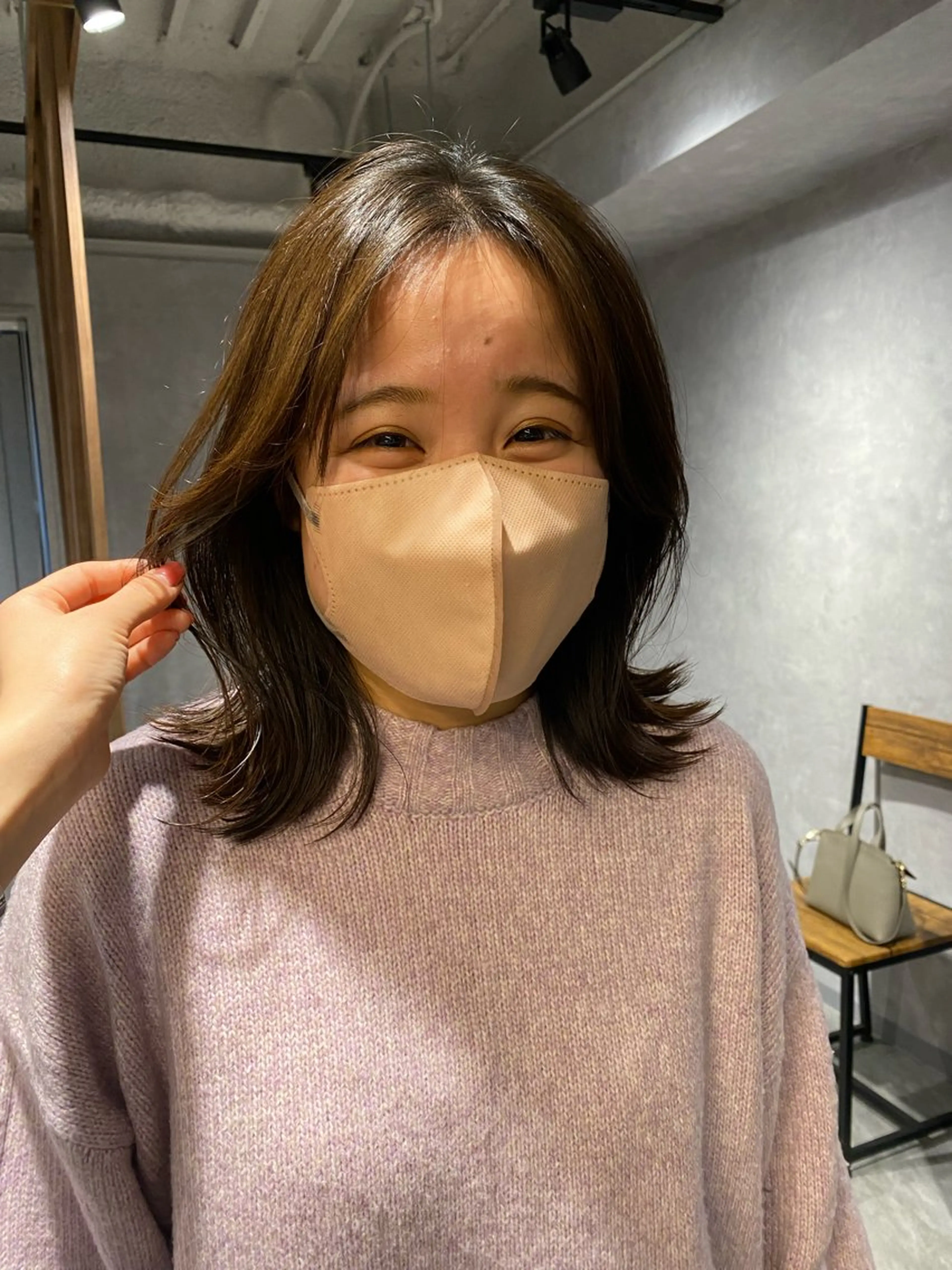 ミディアム くびれヘア カット ヘアカラー トリートメント 透明感カラー／メンズ パーマ🕊️ことのヘアスタイル