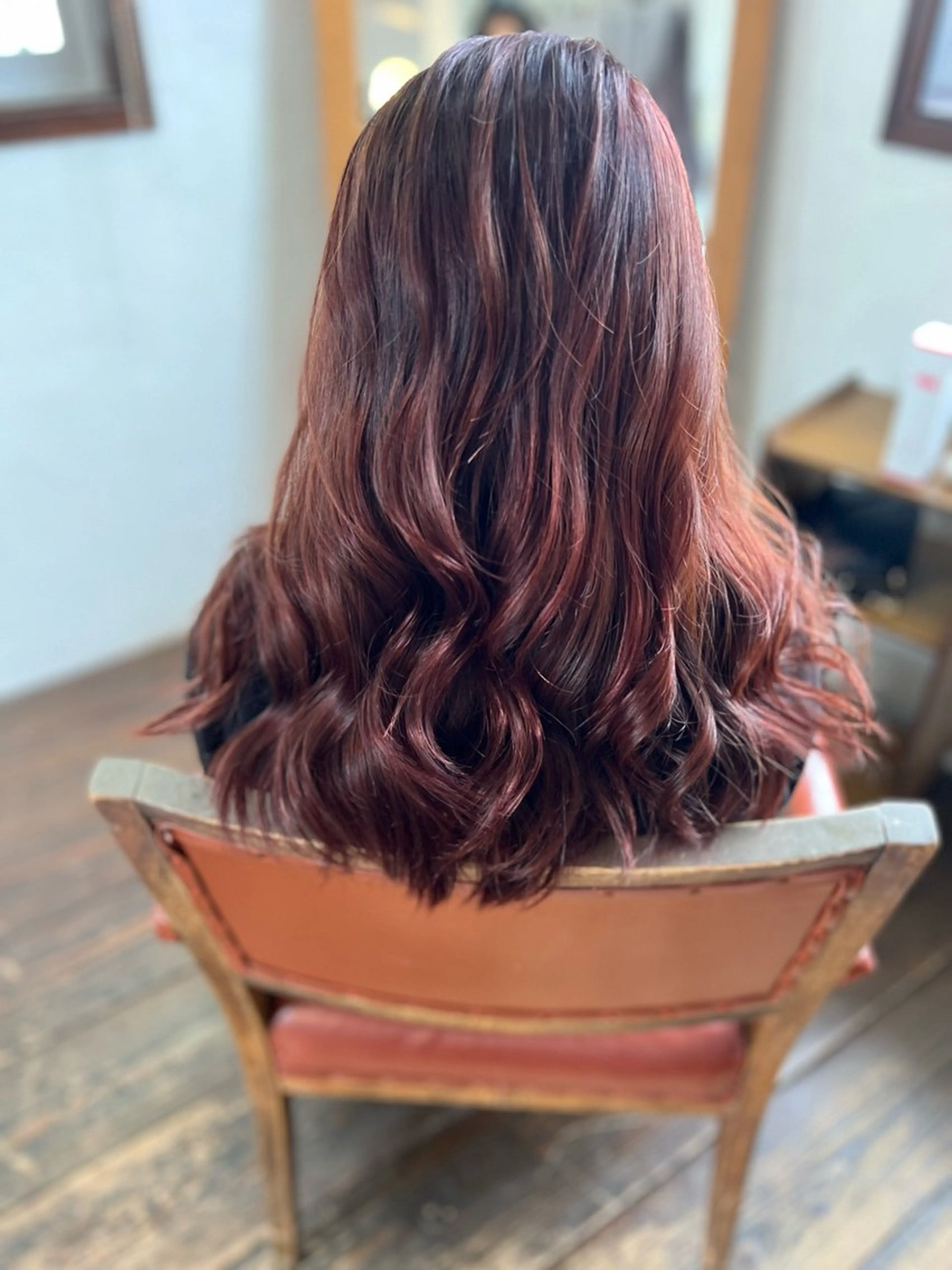 セミロング カラー バレイヤージュ グラデーションカラー ハイライトカラー ハイライト レイヤーカット ヘアカラー Style Tのヘアスタイル