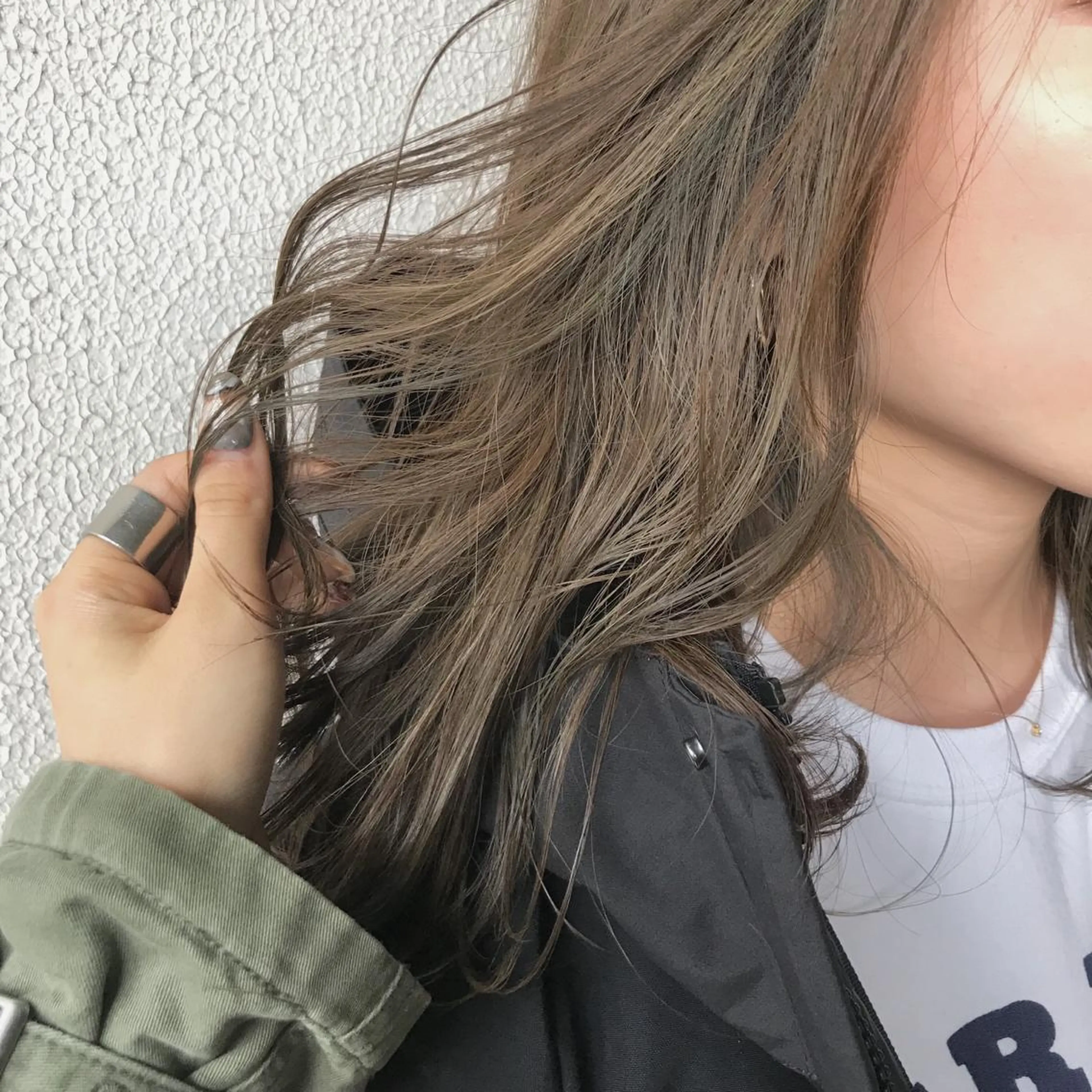 ロング カラー ヘアアレンジ マツエク・マツパ ベージュカラー オリーブベージュ Kawaguchi Arisaのヘアスタイル