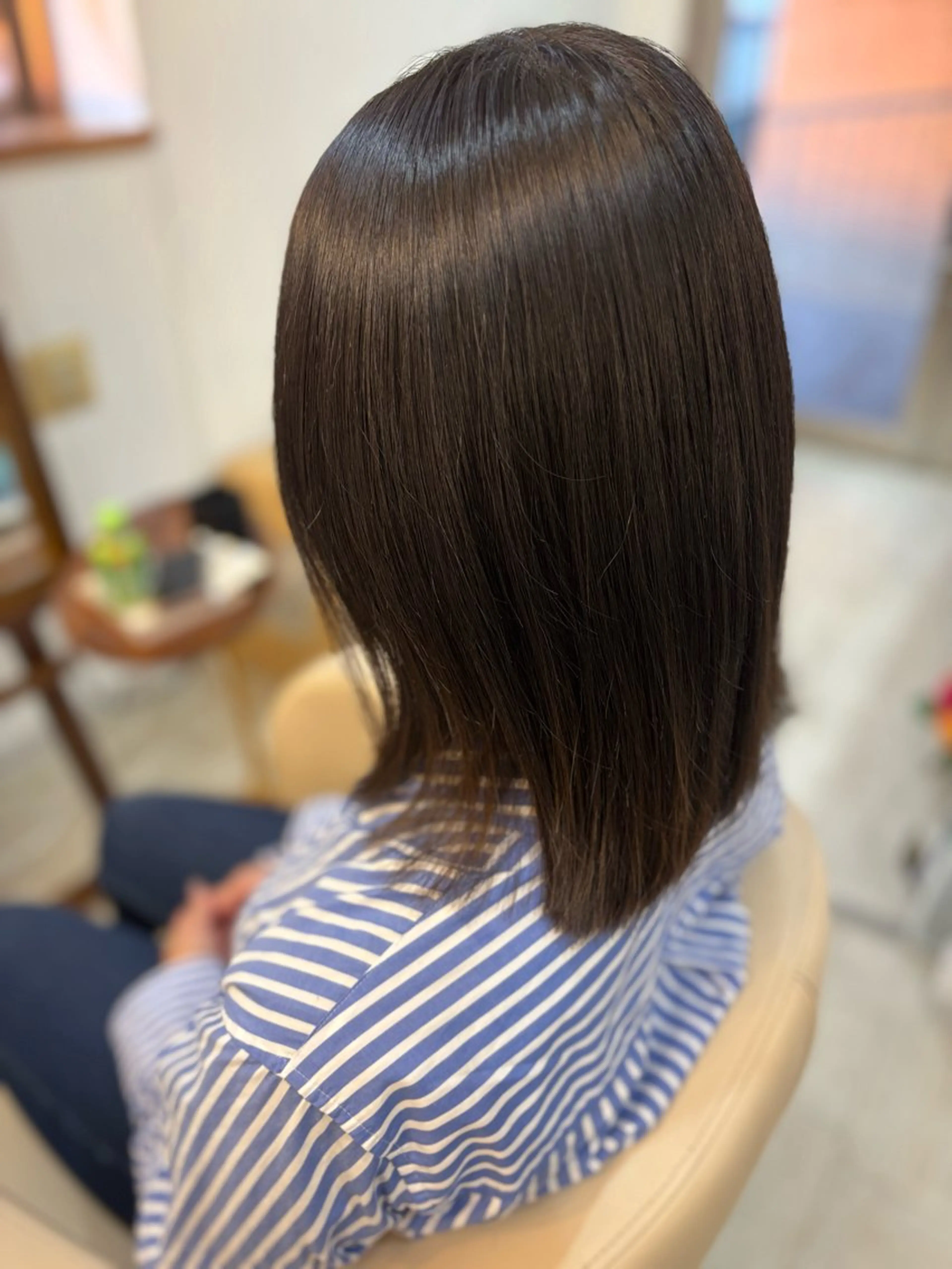 ミディアム レイヤーカット 縮毛矯正 glow upby24忠岡所属・Koide Syujiのヘアスタイル