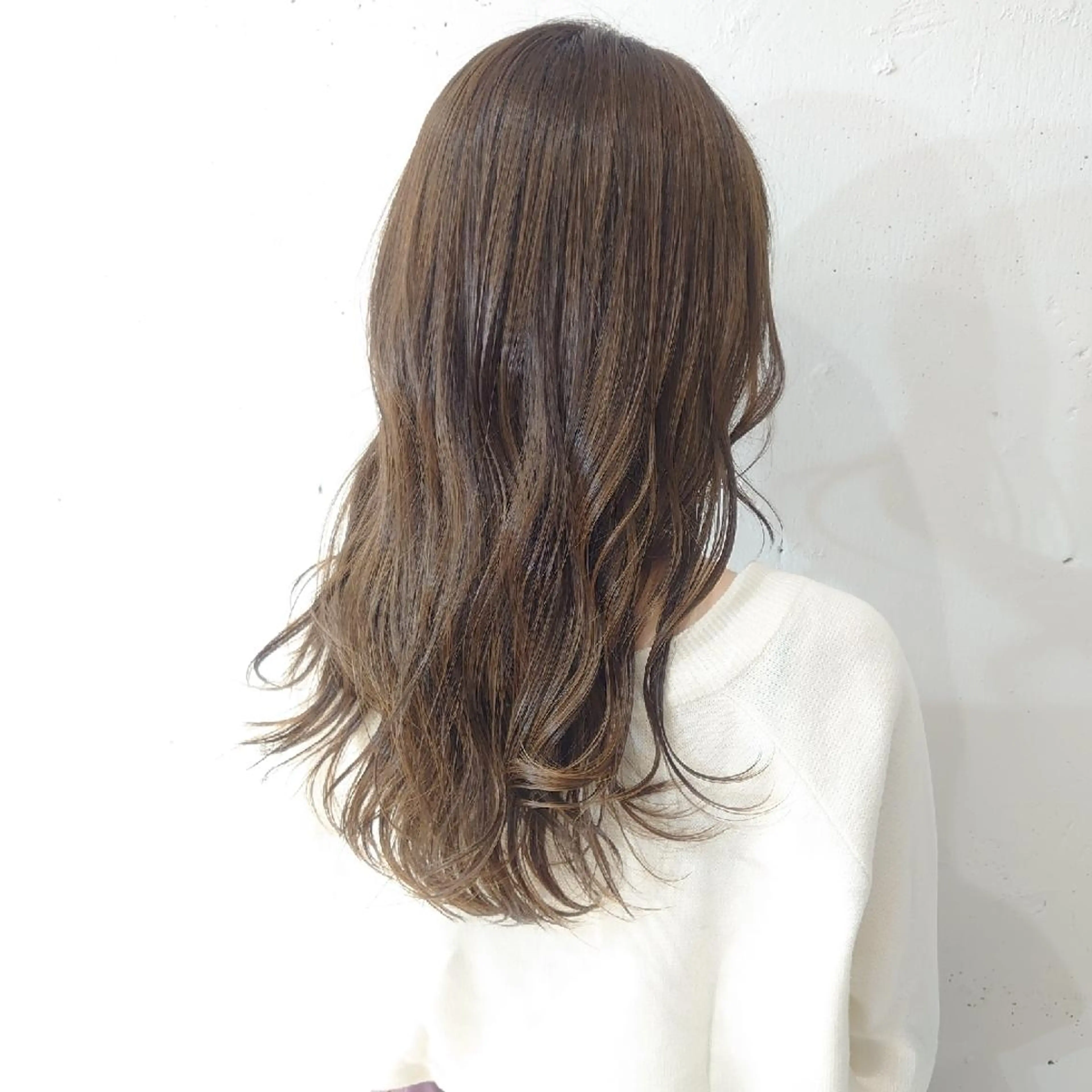 セミロング カラー ヘアアレンジ アッシュ ベージュカラー 透明感カラー グレージュ E Komo hair所属・Wow❕E Komo hair 永井一輝のヘアスタイル