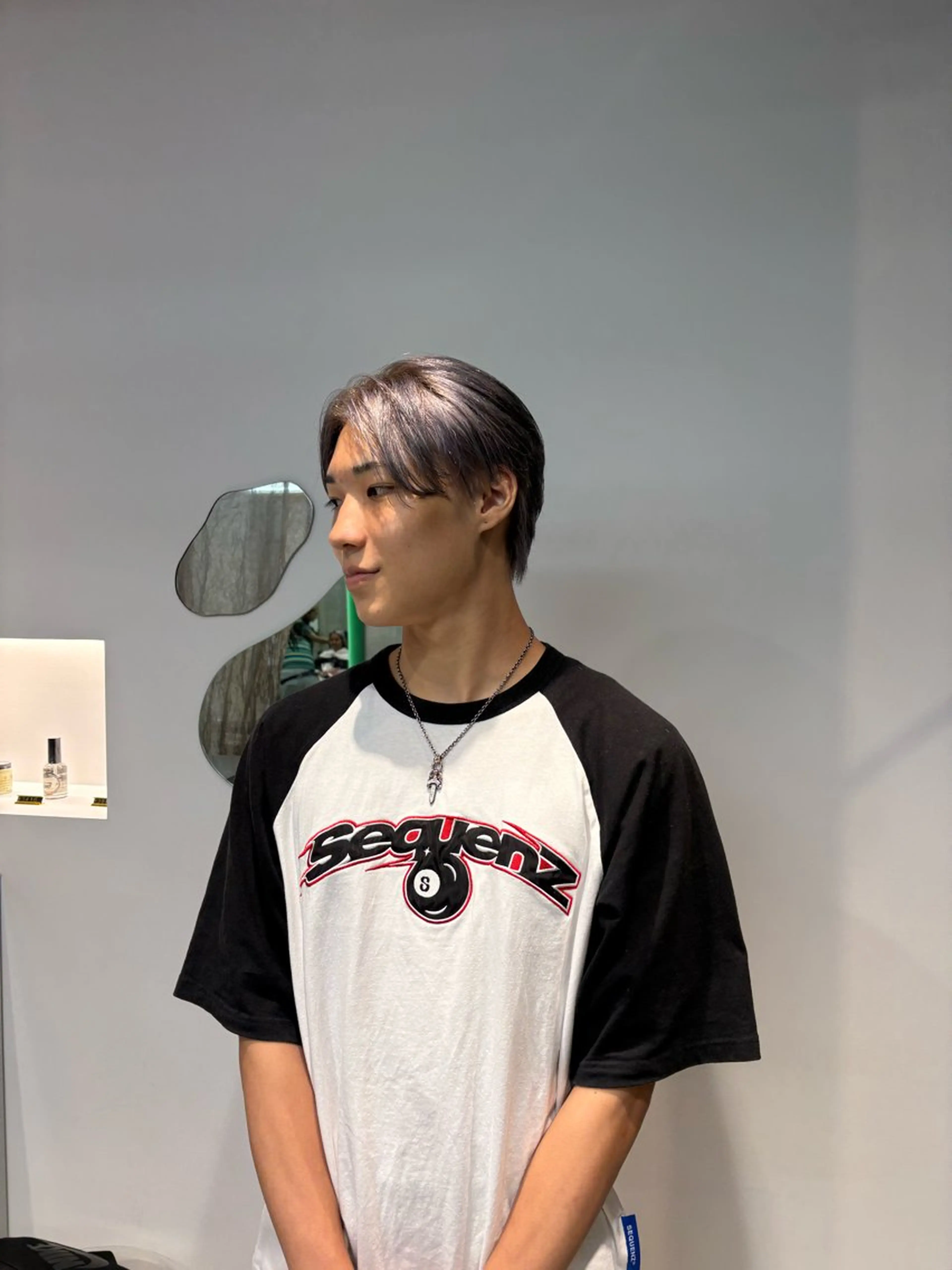 ショート カラー メンズ メンズハイトーン グレージュ ハイトーンカラー ハイトーングレージュ カット ヘアカラー é.dit tokyo所属・チナ tinaのヘアスタイル