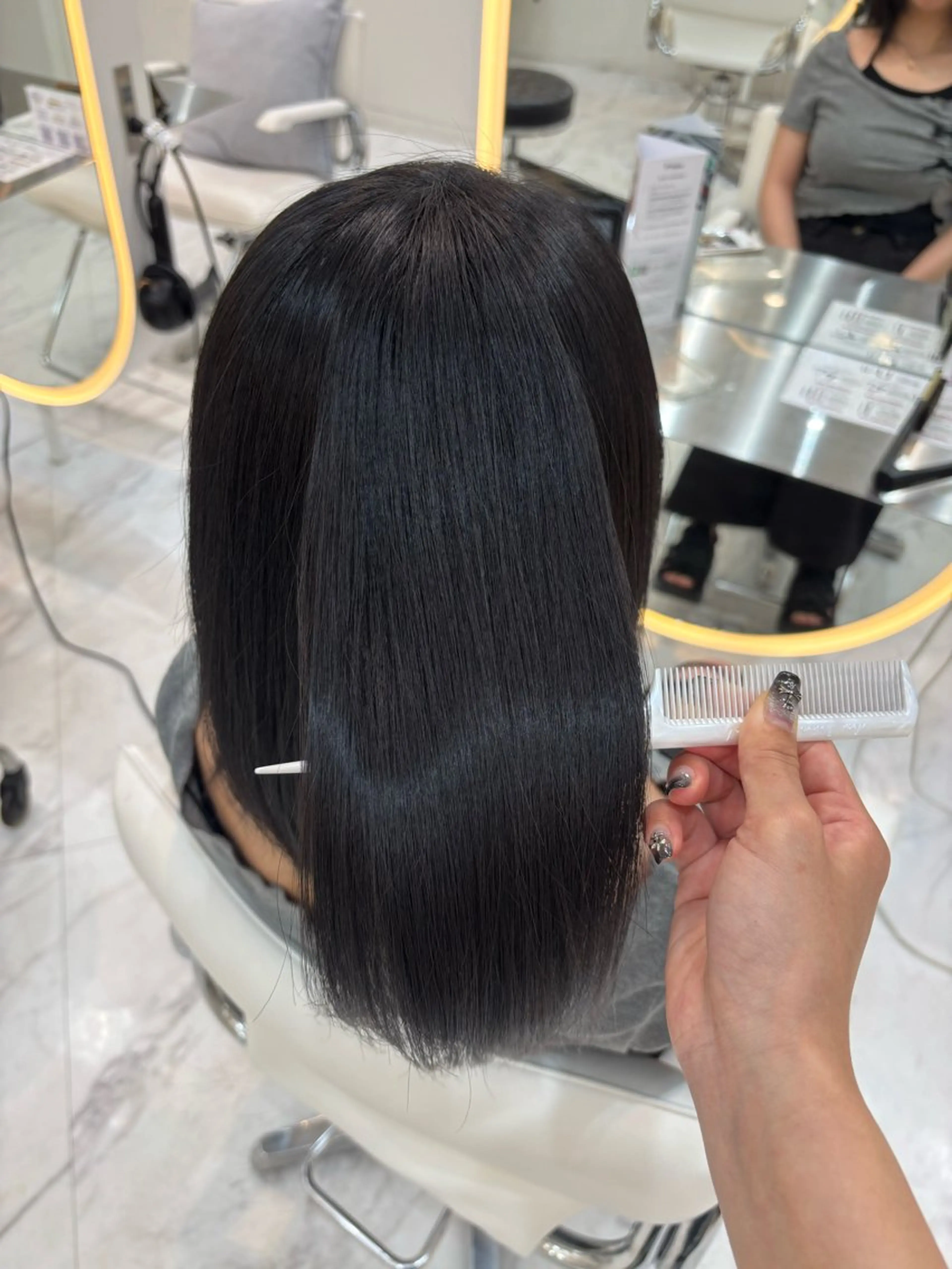 ミディアム ii+U 銀座【アイユーギンザ】所属・Hikaru カットモデル募集中のヘアスタイル