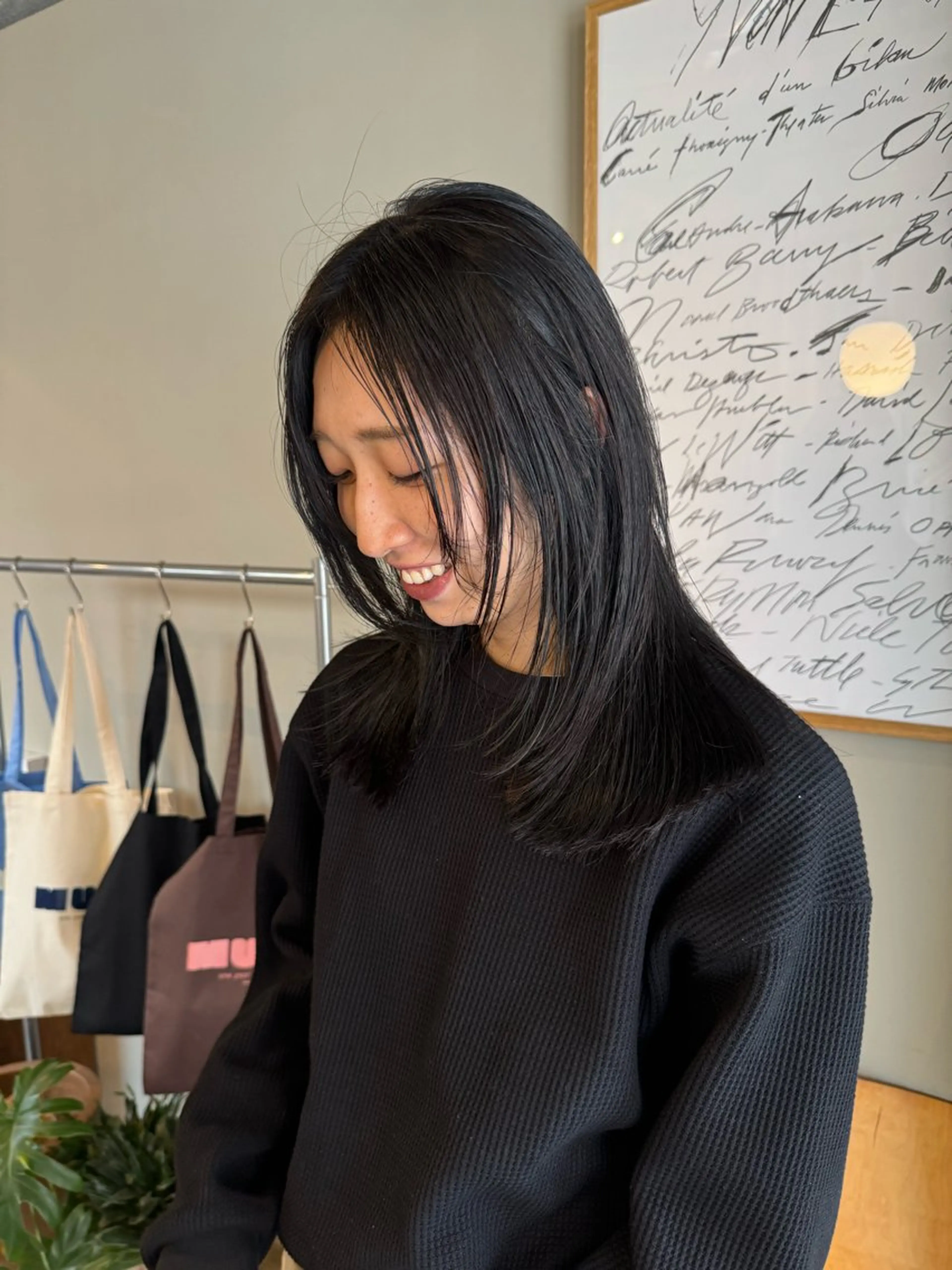 セミロング レイヤーカット muku所属・海野 巧のヘアスタイル