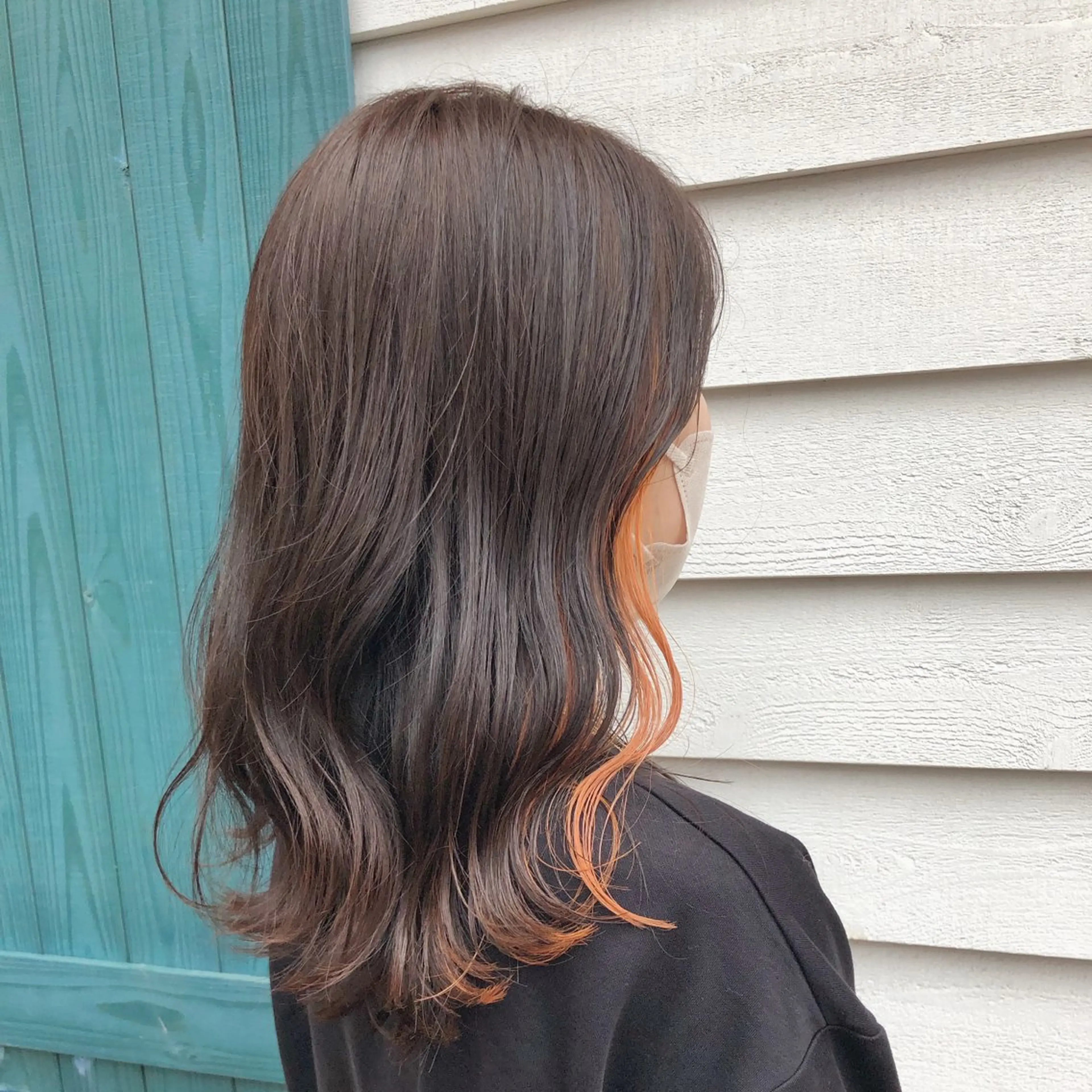 ロング カラー ヘアアレンジ ブリーチ ブラウンカラー ダークブラウン イヤリングカラー オレンジ 艶髪/髪質改善/ 松村きさらのヘアスタイル