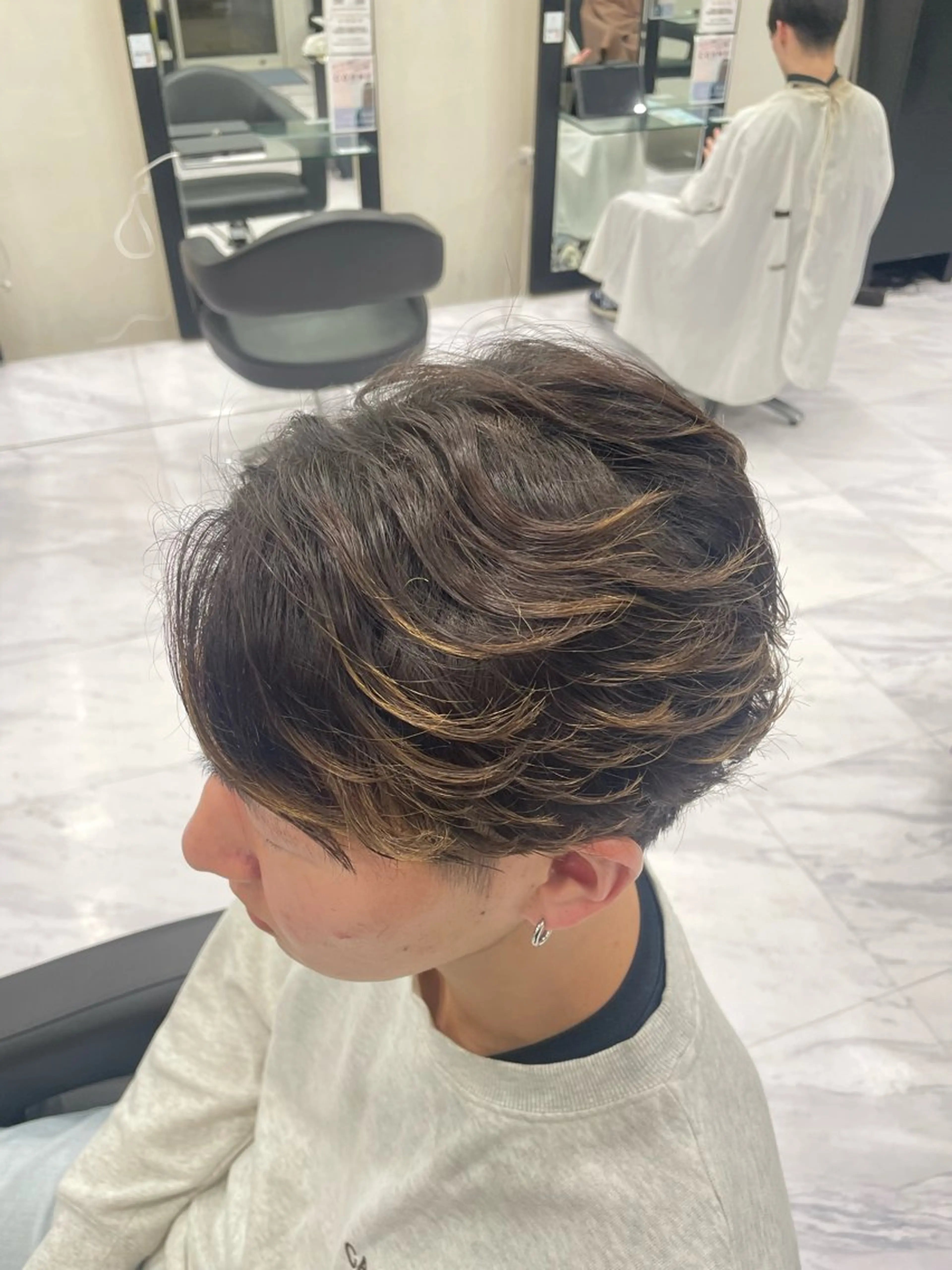 パーマ メンズ メンズパーマ デート 🐥くまがい💛 ダブルカラー／パーマのヘアスタイル