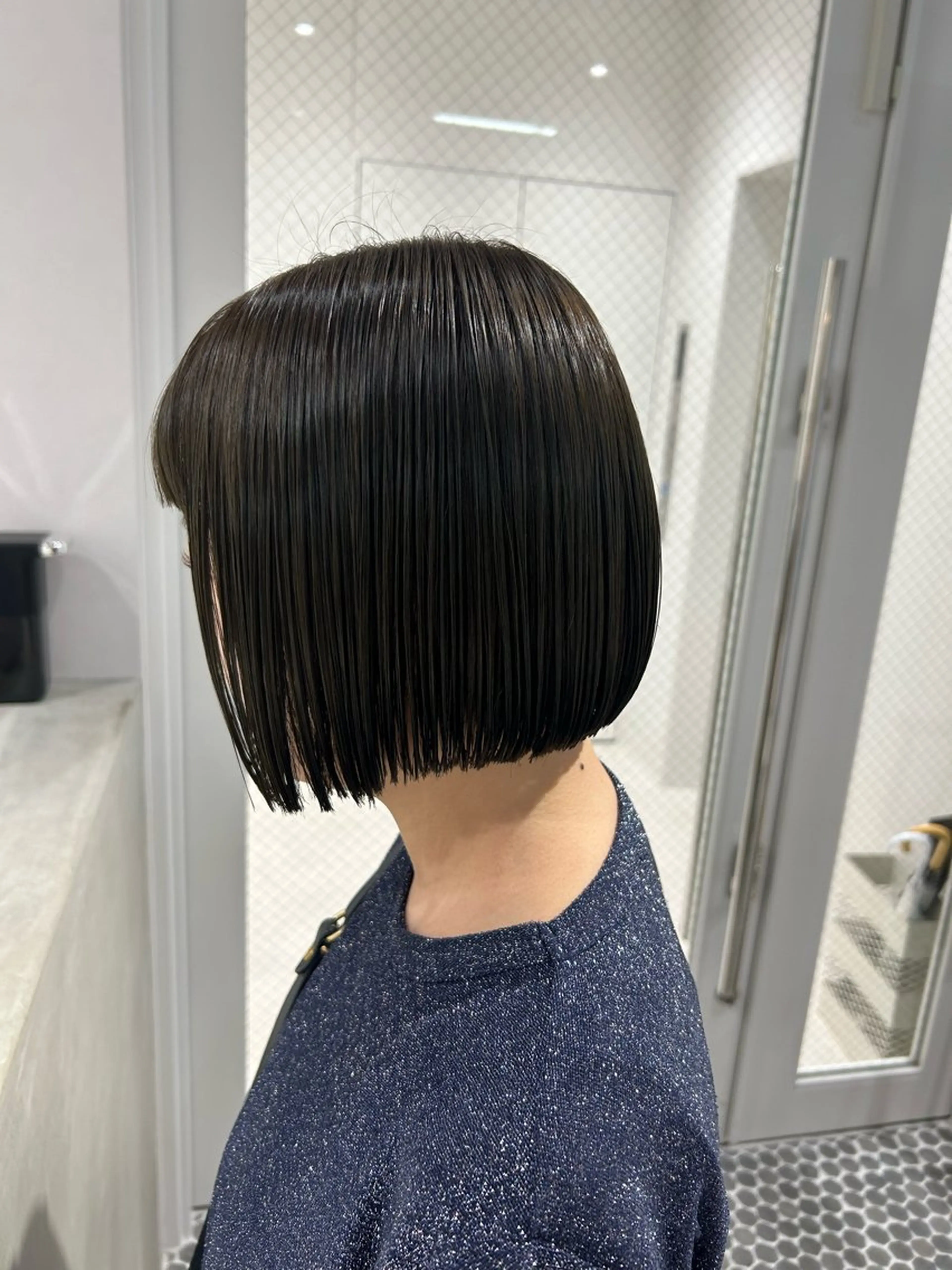 ショート カラー ボブ カット SALOWIN栄 三丁目 木戸里実のヘアスタイル