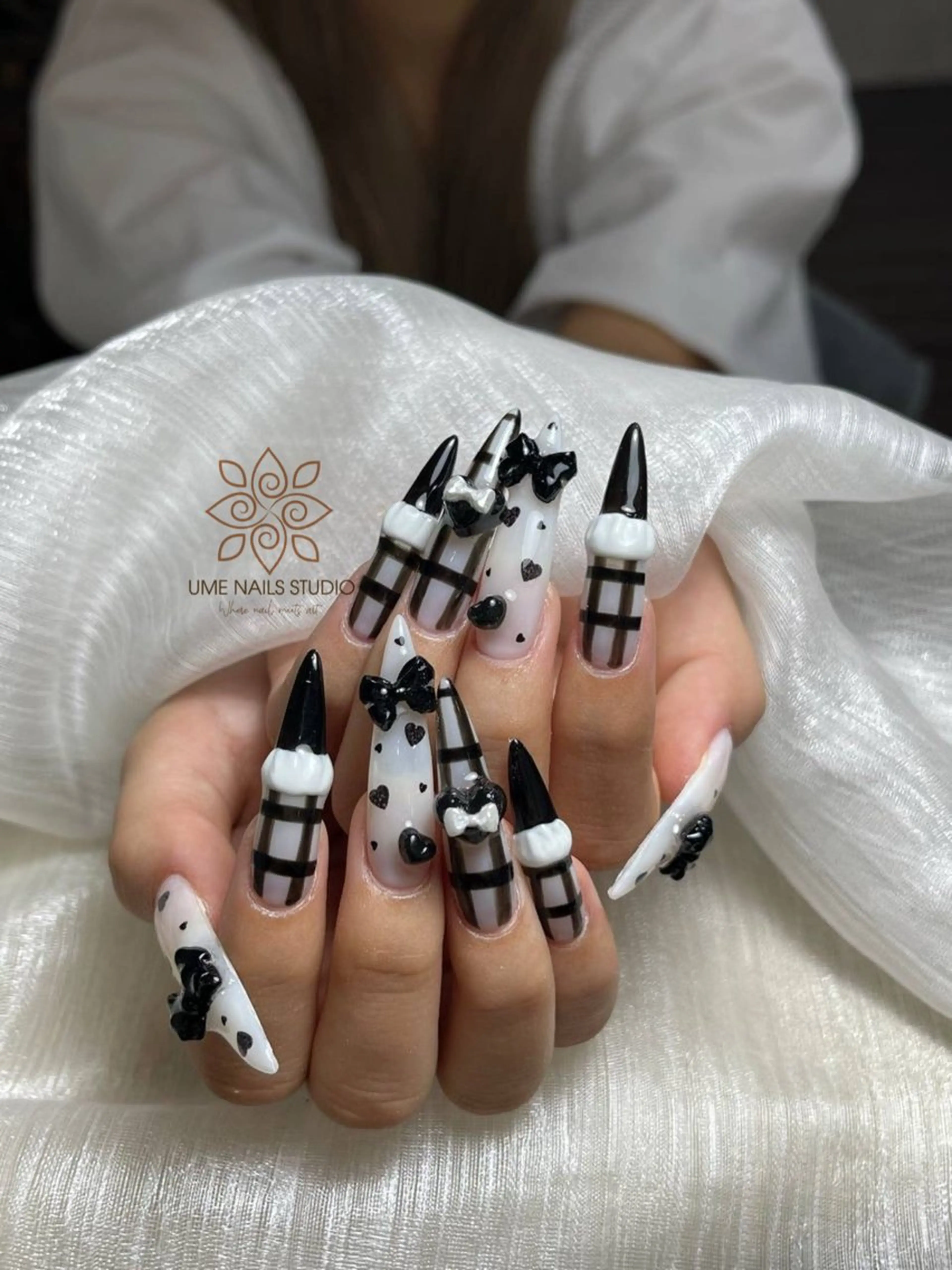 ネイル チークネイル クリアネイル ガーリー キラキラネイル 韓国ネイル ハンドネイル Ume Nail Studioのネイルデザイン