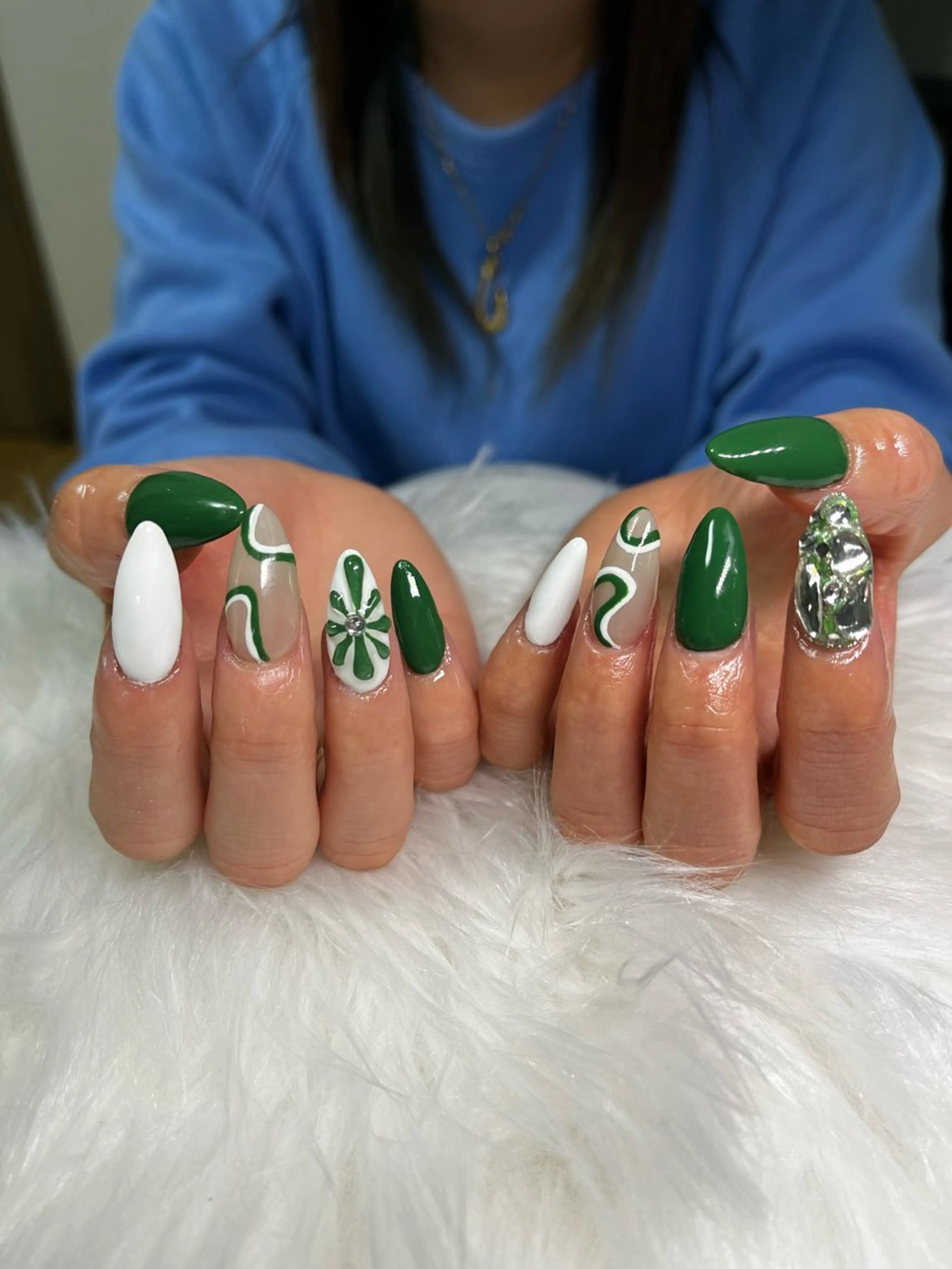ネイル アートネイル グリーン ワンカラーネイル ハンドネイル 🏠自宅 サロン💅natsuのネイルデザイン