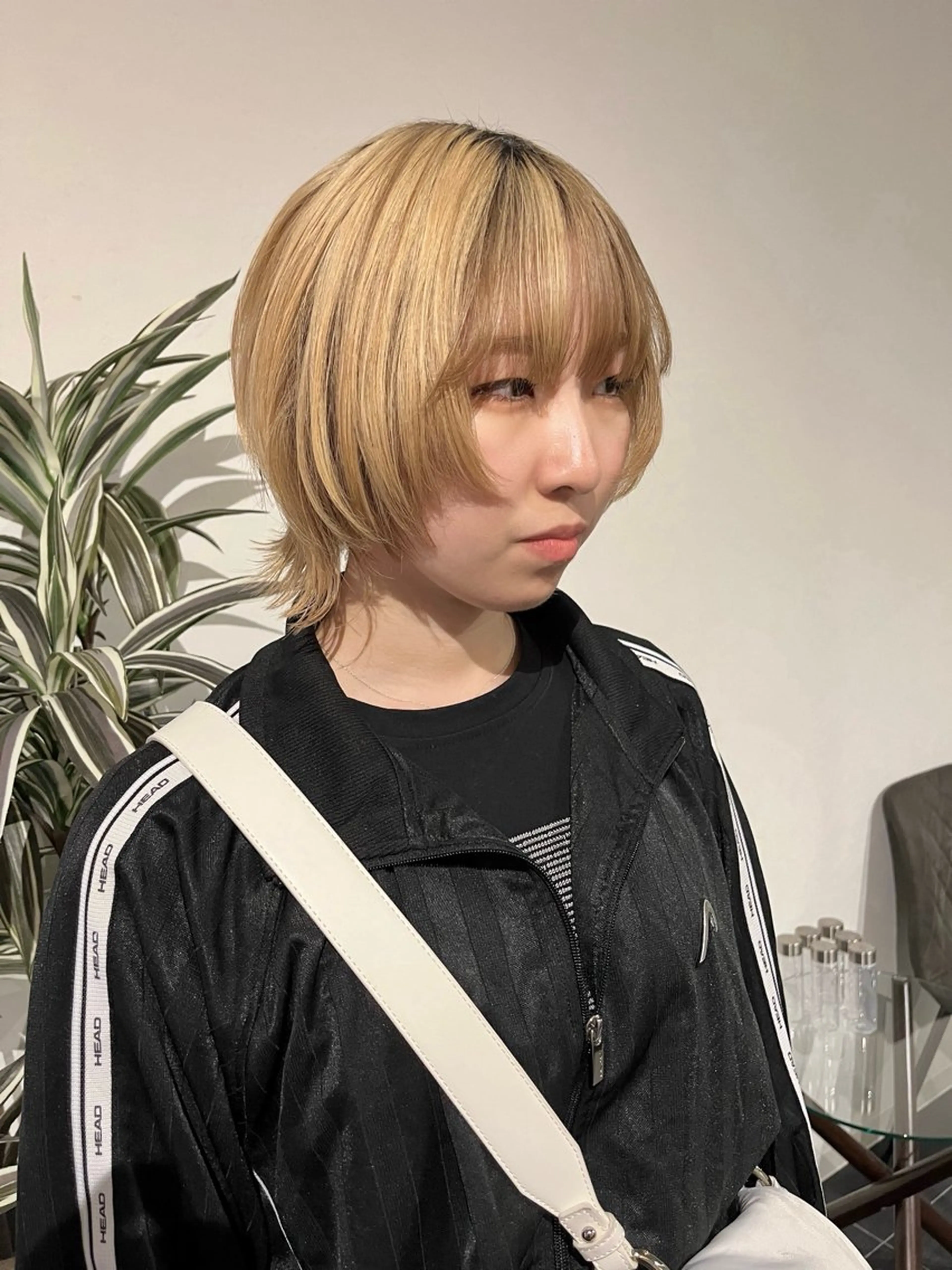 ショート ボブ ショートヘア ウルフカット カット 桃果 momokaのヘアスタイル