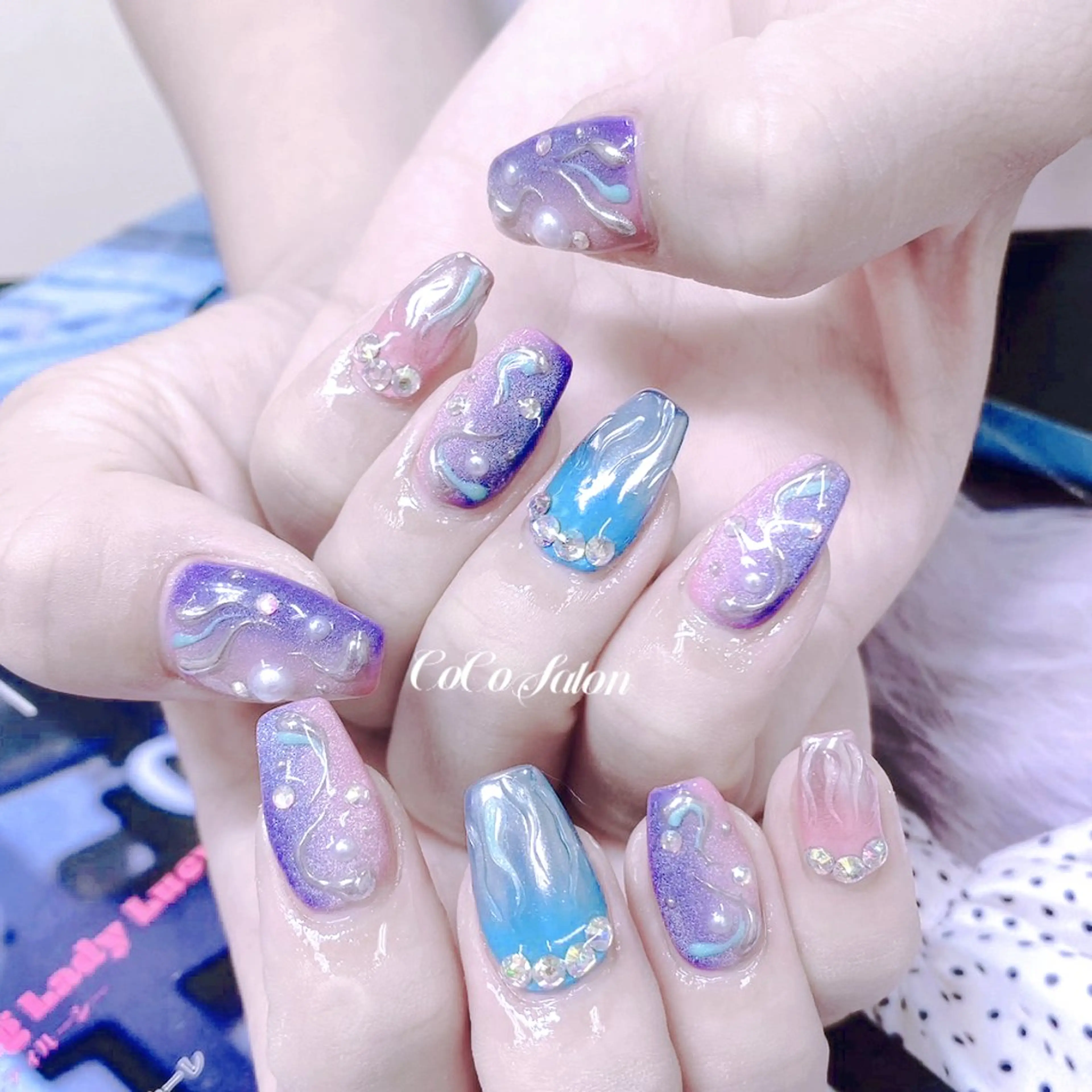 ネイル ブルー 長さ出し ジェルネイル グラデーション キラキラネイル ハンドネイル CoCoSalon ネイル/まつ毛予約のネイルデザイン