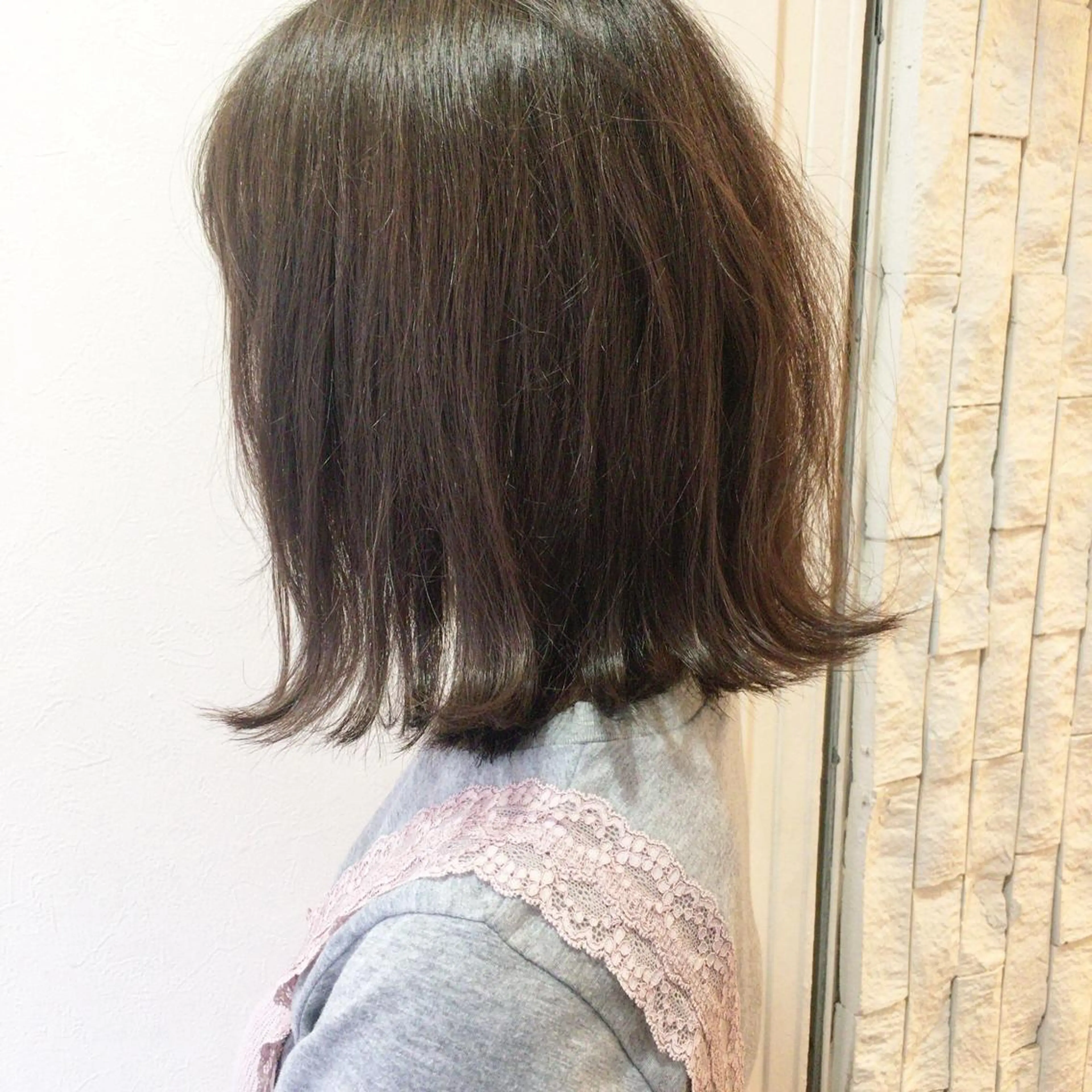 ミディアム アッシュ アッシュグレー ボブ 外ハネヘア yuki hair所属・yuki watanabeのヘアスタイル