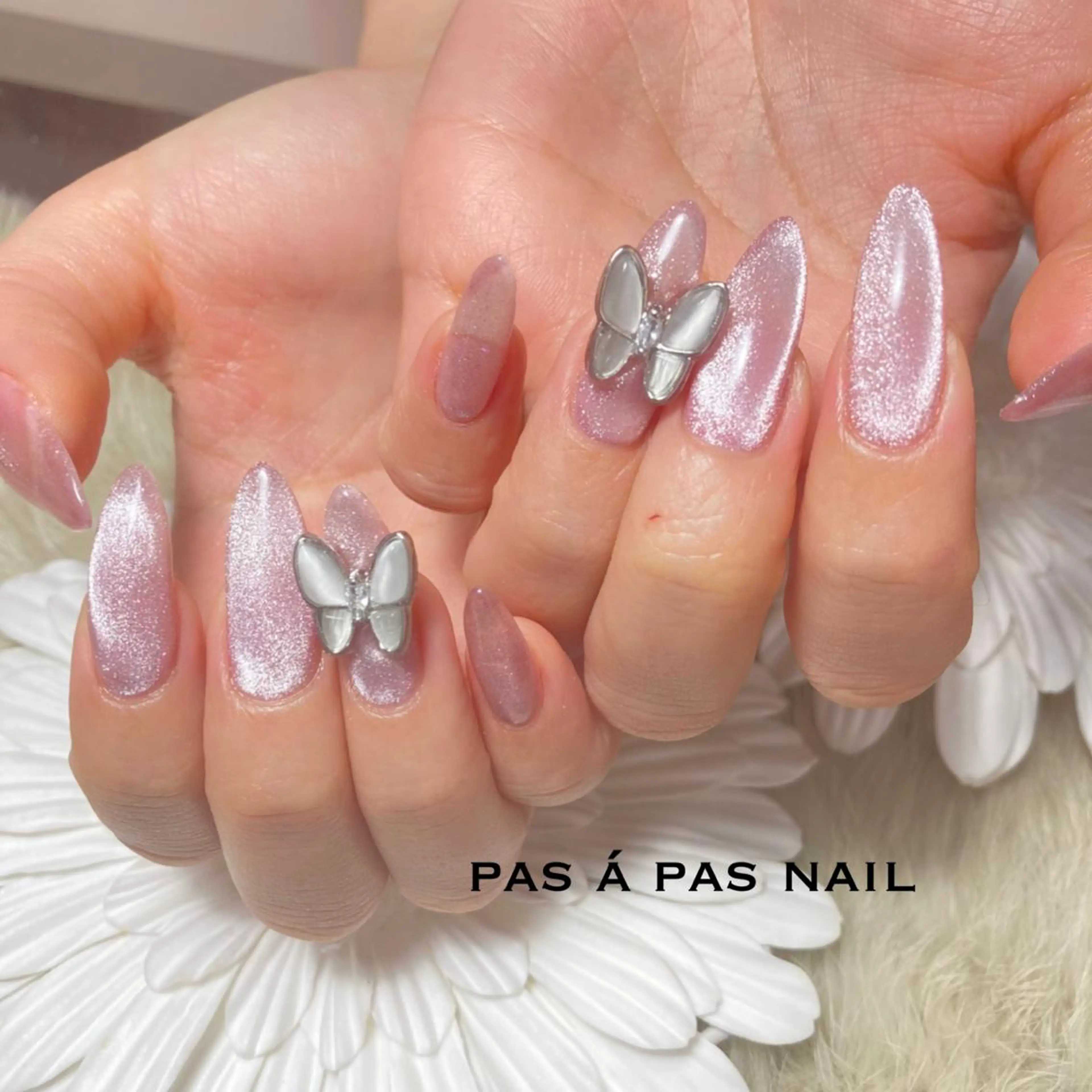 ミディアム ネイル Yakko pas á pasのネイルデザイン