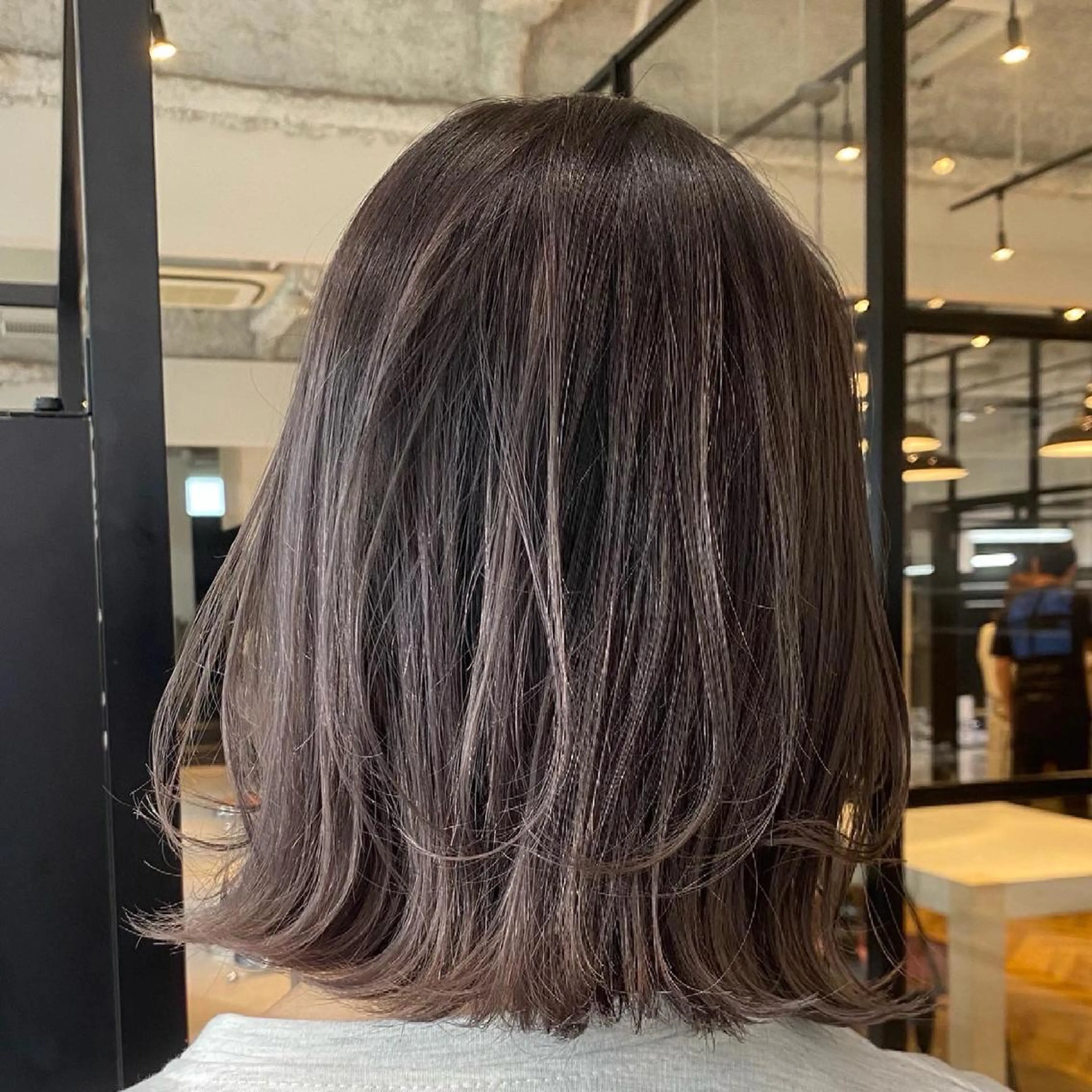 ミディアム カラー カット AVANCE京橋所属・ハイトーンヘア/ 島崎　タクミのヘアスタイル