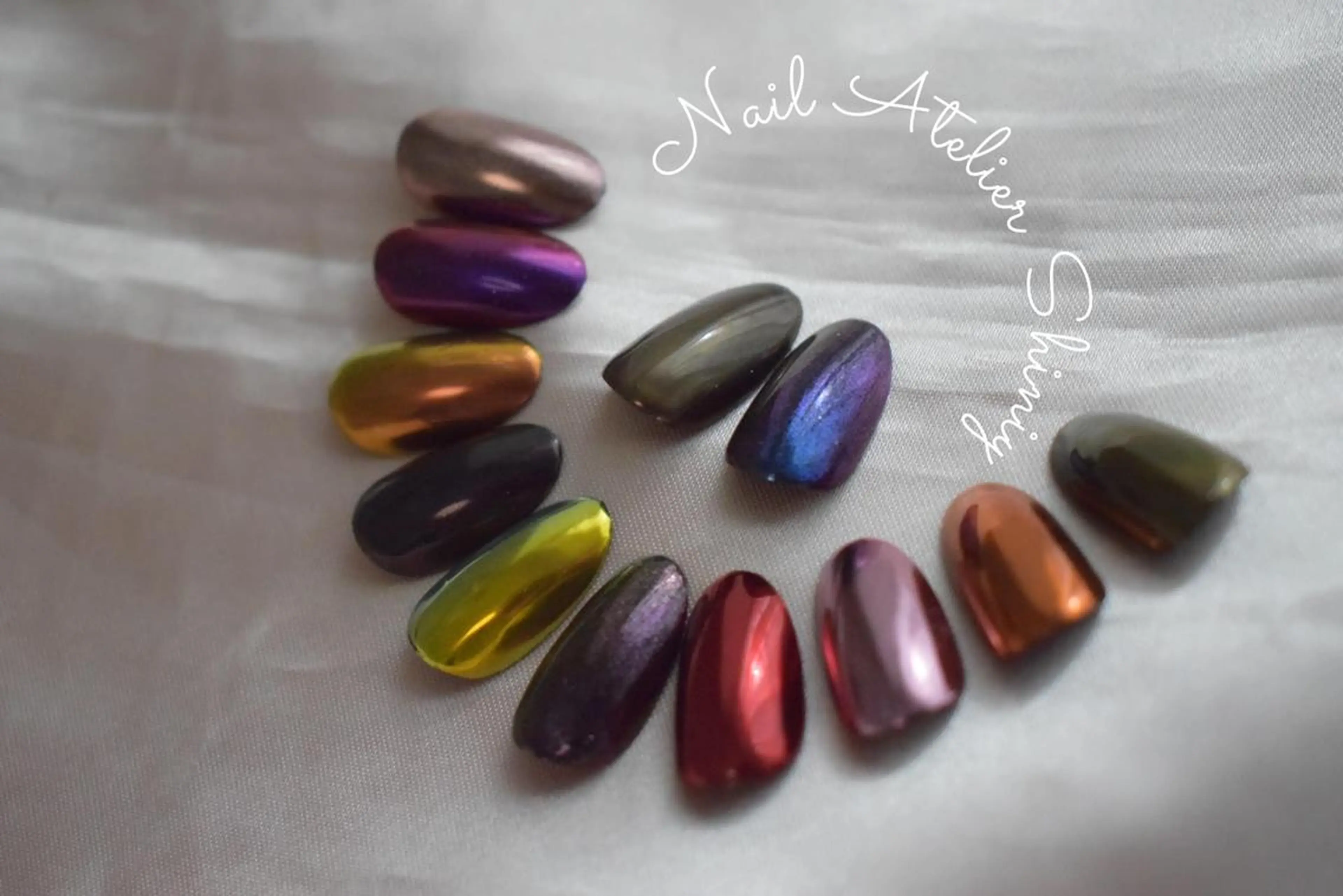 ネイル ミラーネイル ネイル＆脱毛サロン マキのネイルデザイン