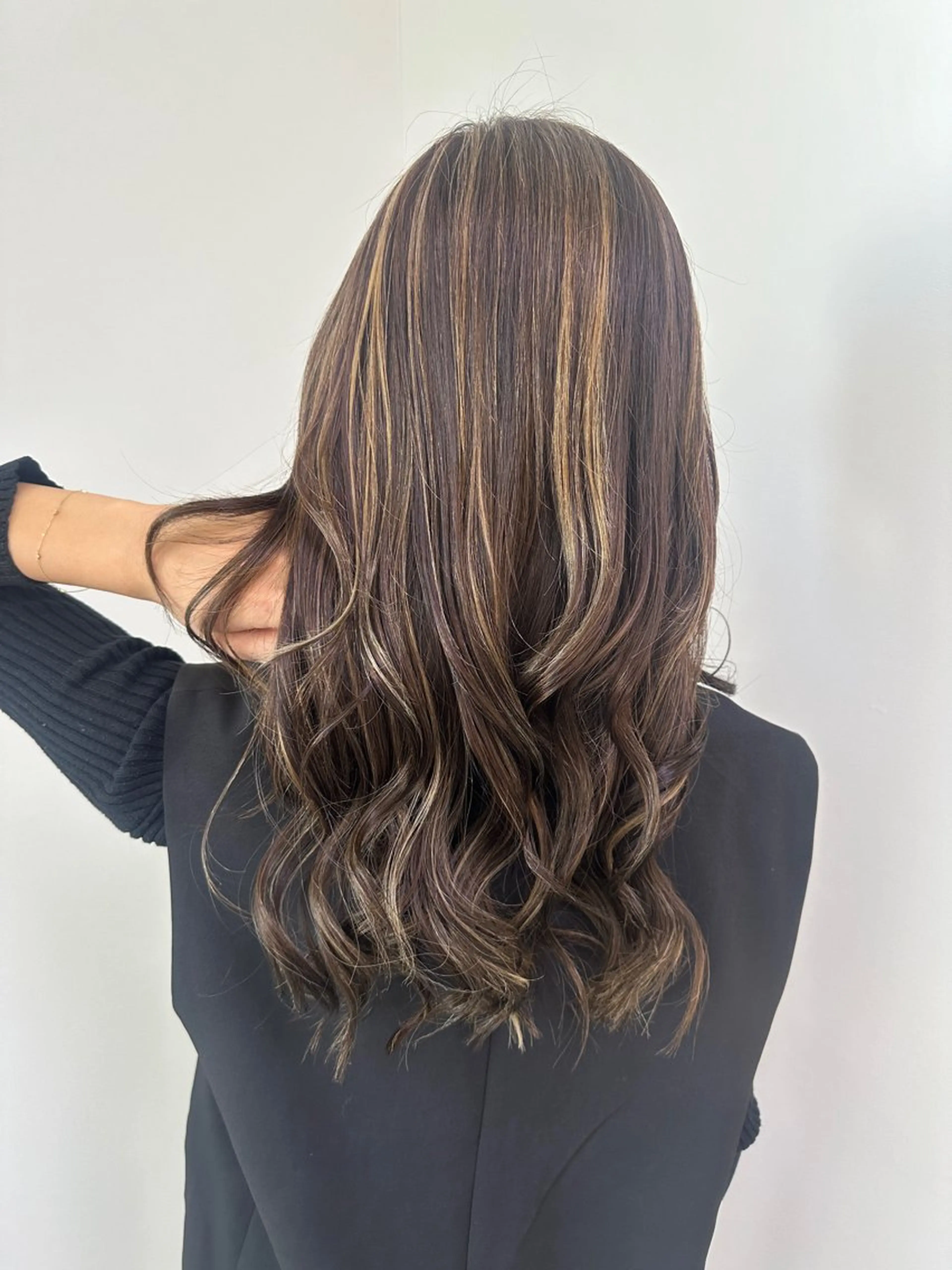 ロング ハイライト カット ヘアカラー 明日空きあり‼️お得 艶髪カラー❤️‍🔥のヘアスタイル