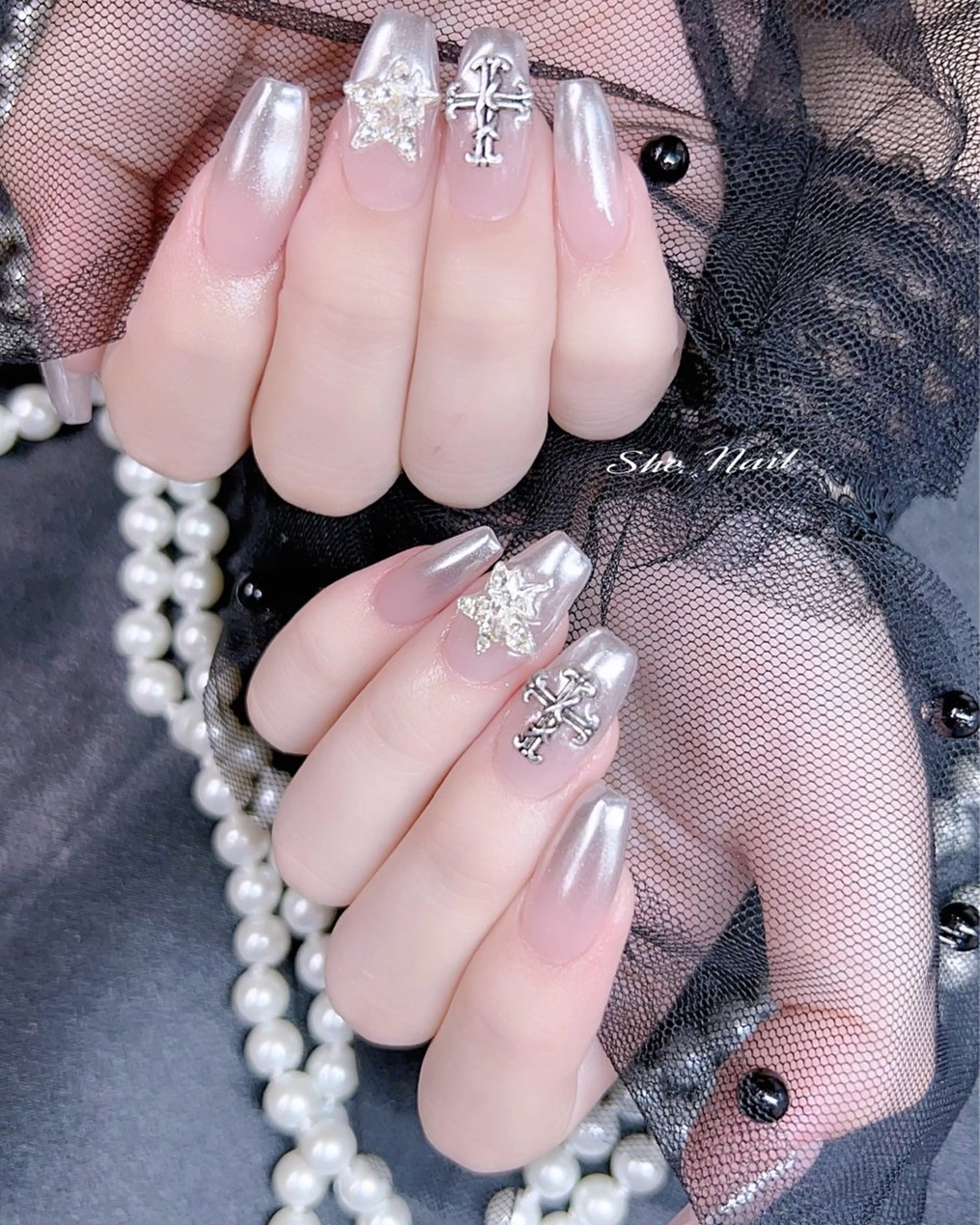 ネイル チークネイル 長さ出し フレンチネイル グラデーション ハート ハンドネイル She   Nail所属・ISA_ BELLAのネイルデザイン