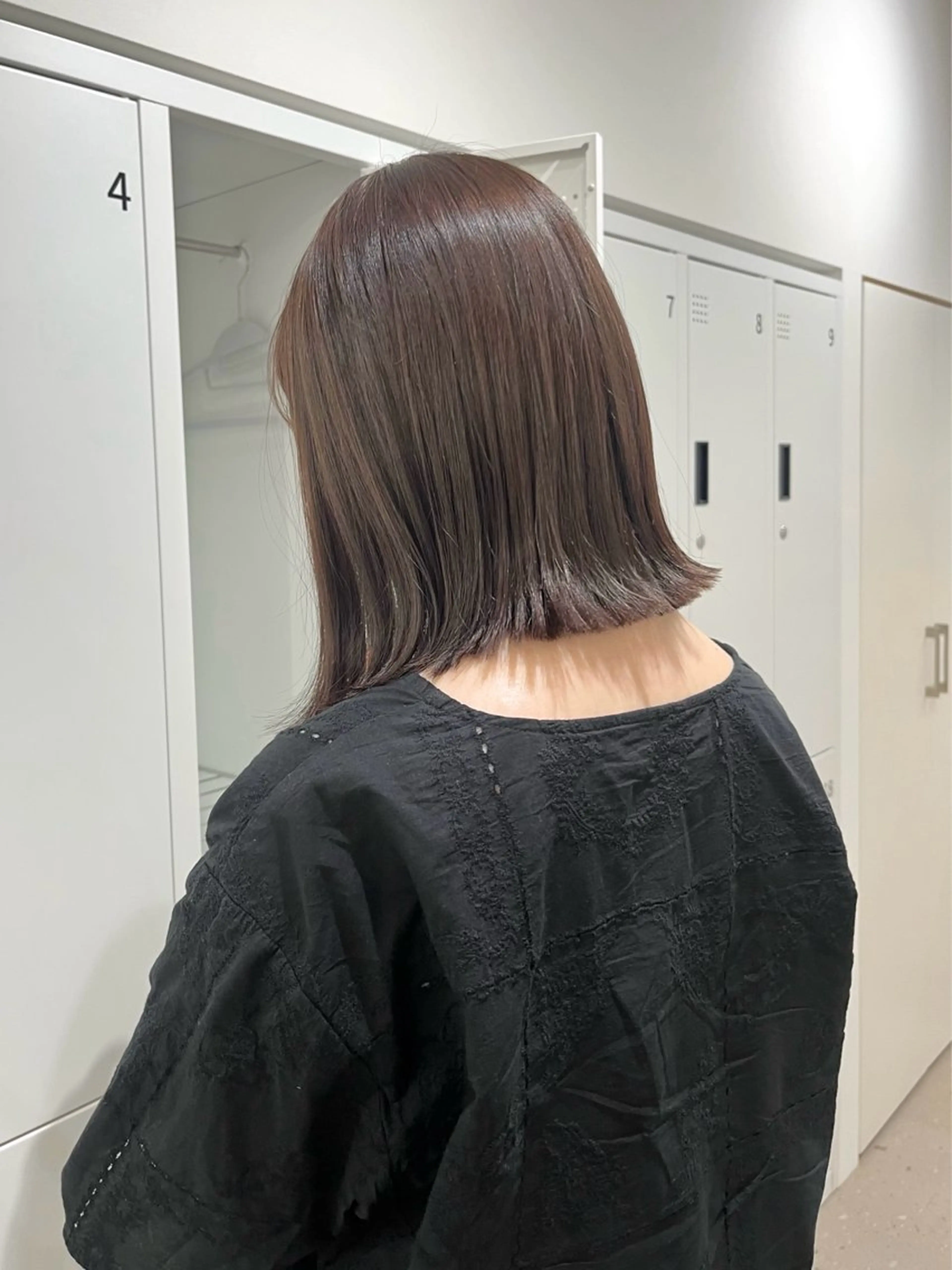 ミディアム カラー 阪本 桃のヘアスタイル