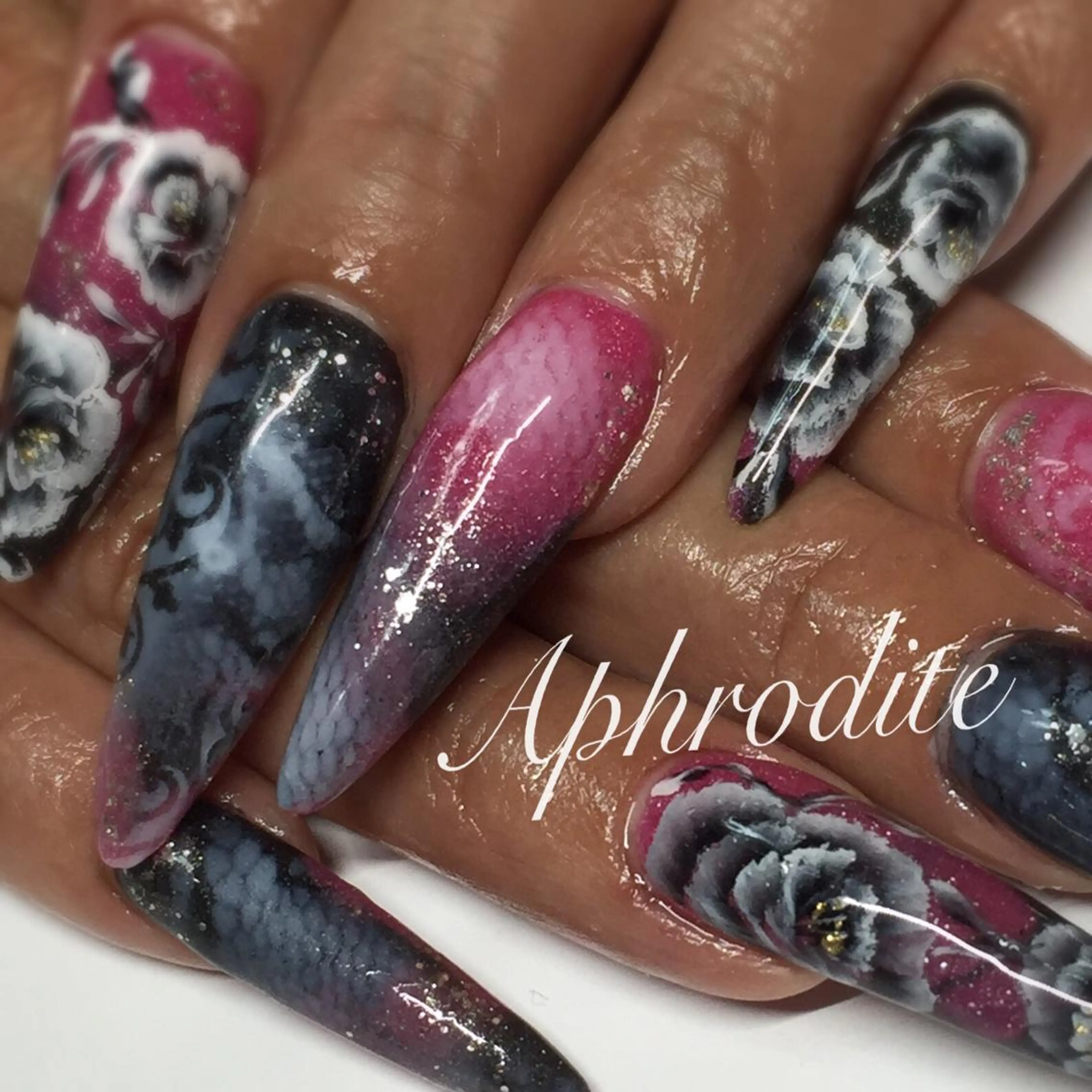 ネイル アートネイル スカルプネイル APHRODITE Nagisaのネイルデザイン