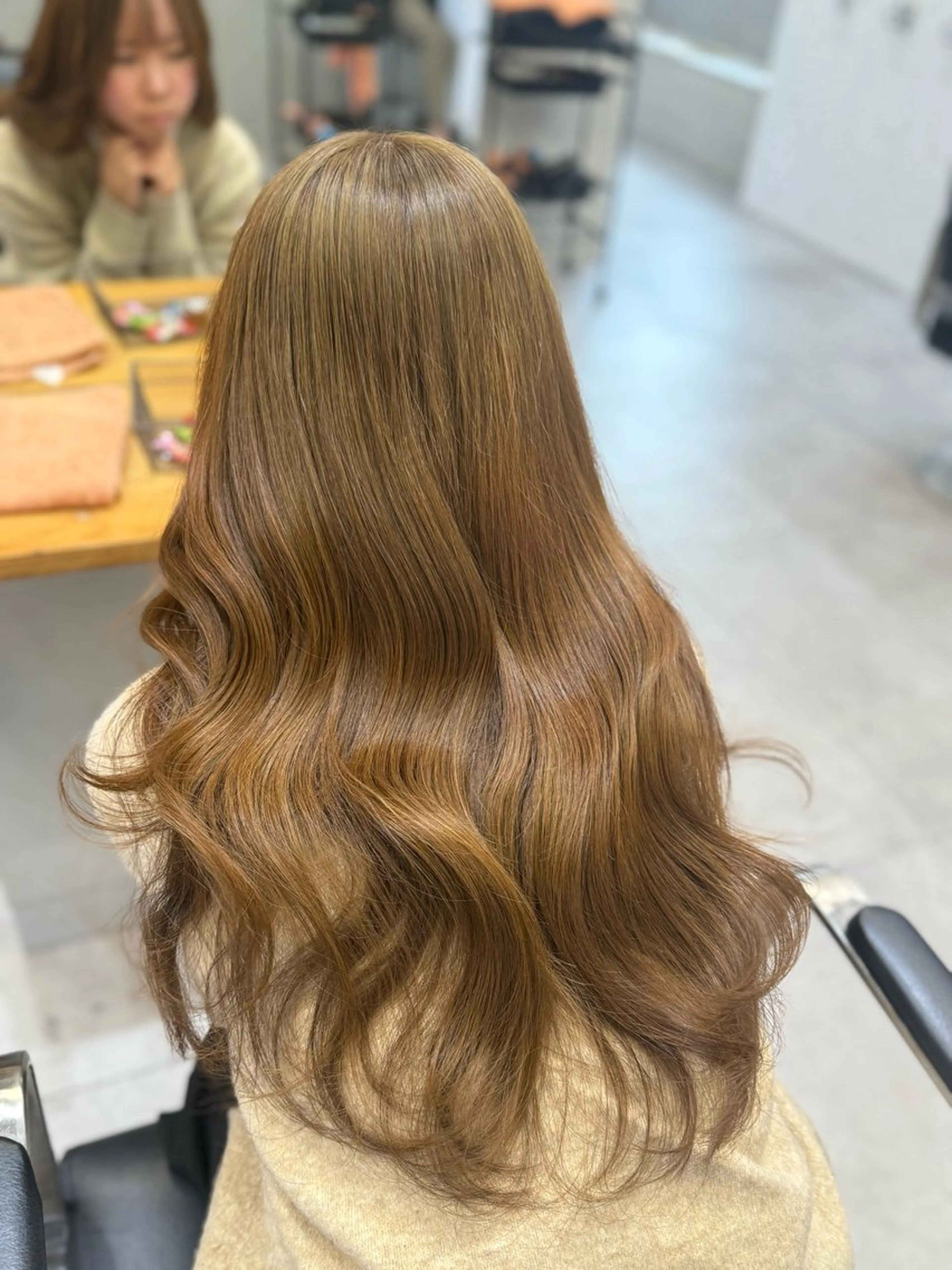 ロング カット ヘアカラー トリートメント Mirai/ 艶カラー/暖色カラーのヘアスタイル