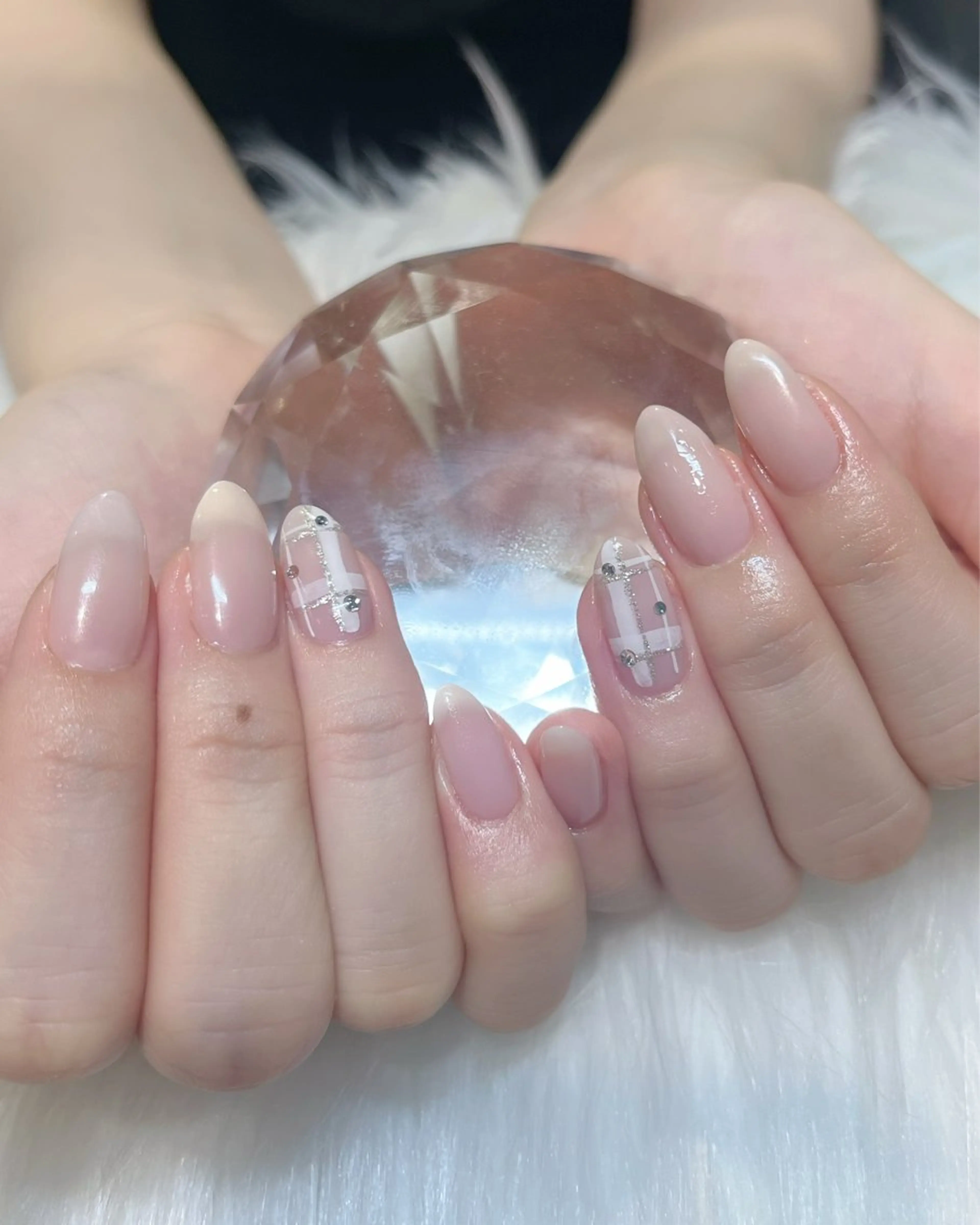 ネイル アートネイル ガーリー 韓国ネイル 持ち込み ワンホンネイル ハンドネイル KOKONA 🎀のネイルデザイン