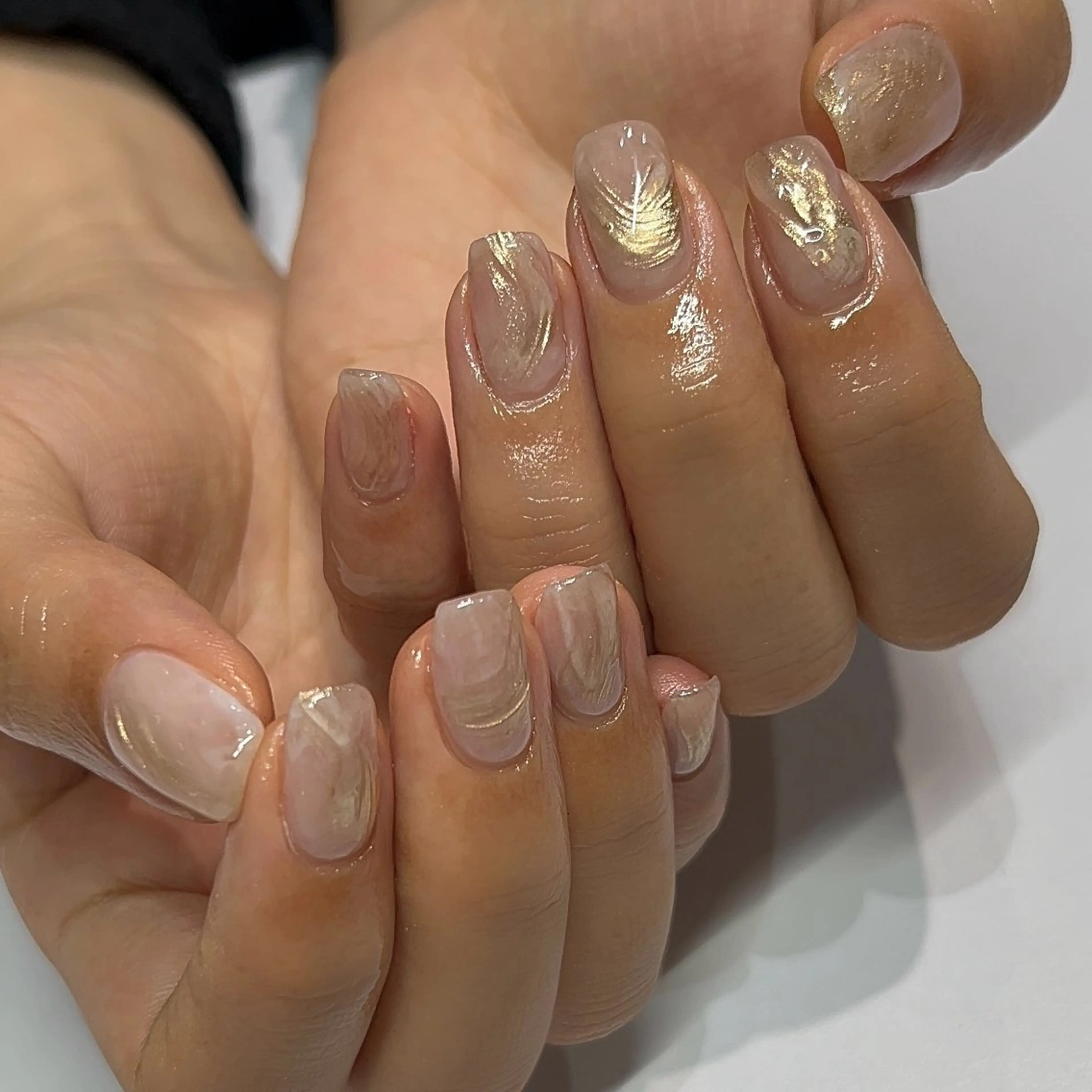 ネイル ニュアンスネイル シンプルネイル 冬ネイル クリスマス ハンドネイル nail&care salon soa所属・soa/美容液ケアで 自爪を育てるネイルのネイルデザイン