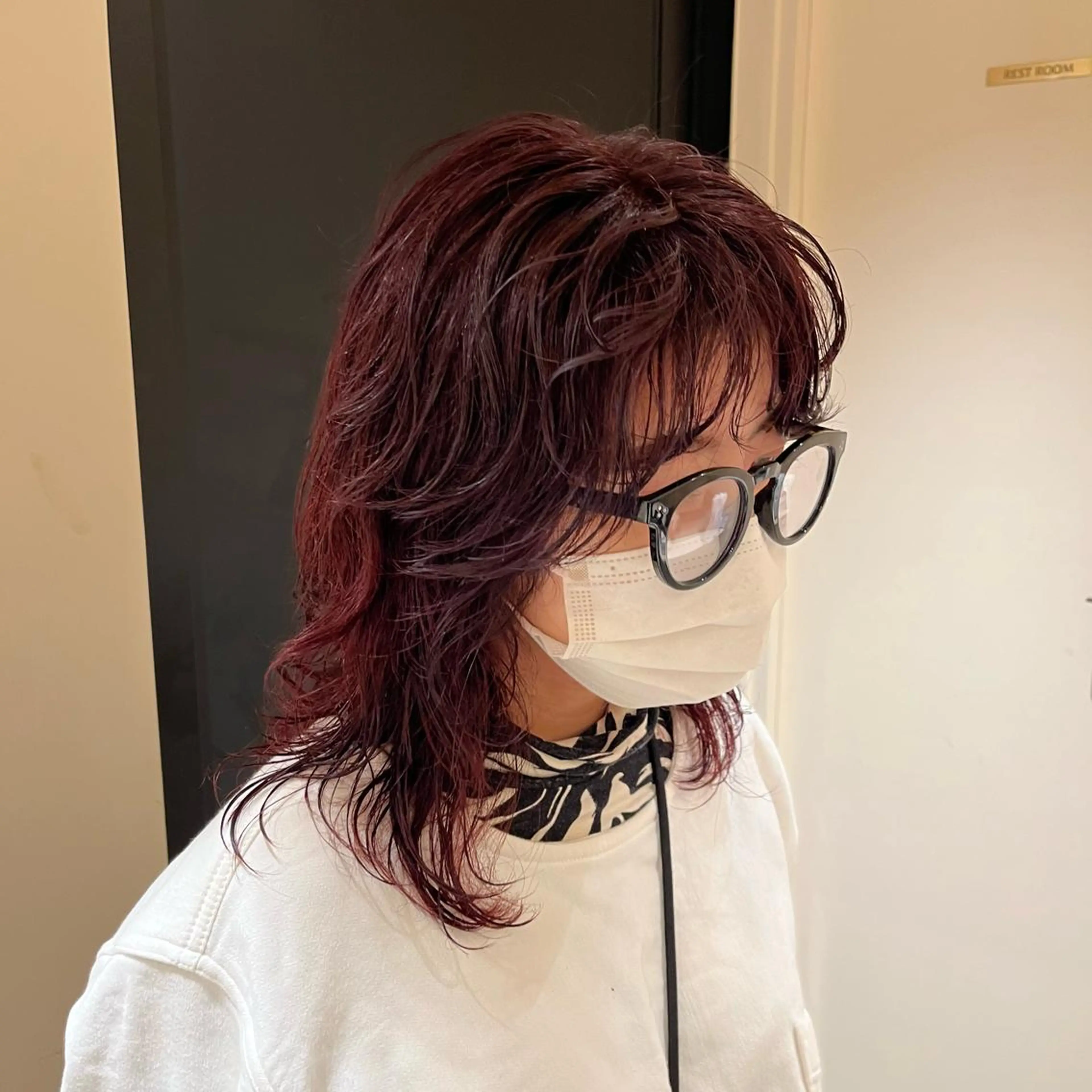 ミディアム カラー ナミ🩶暗髪/暖色 ❤️/透明感/縮毛のヘアスタイル