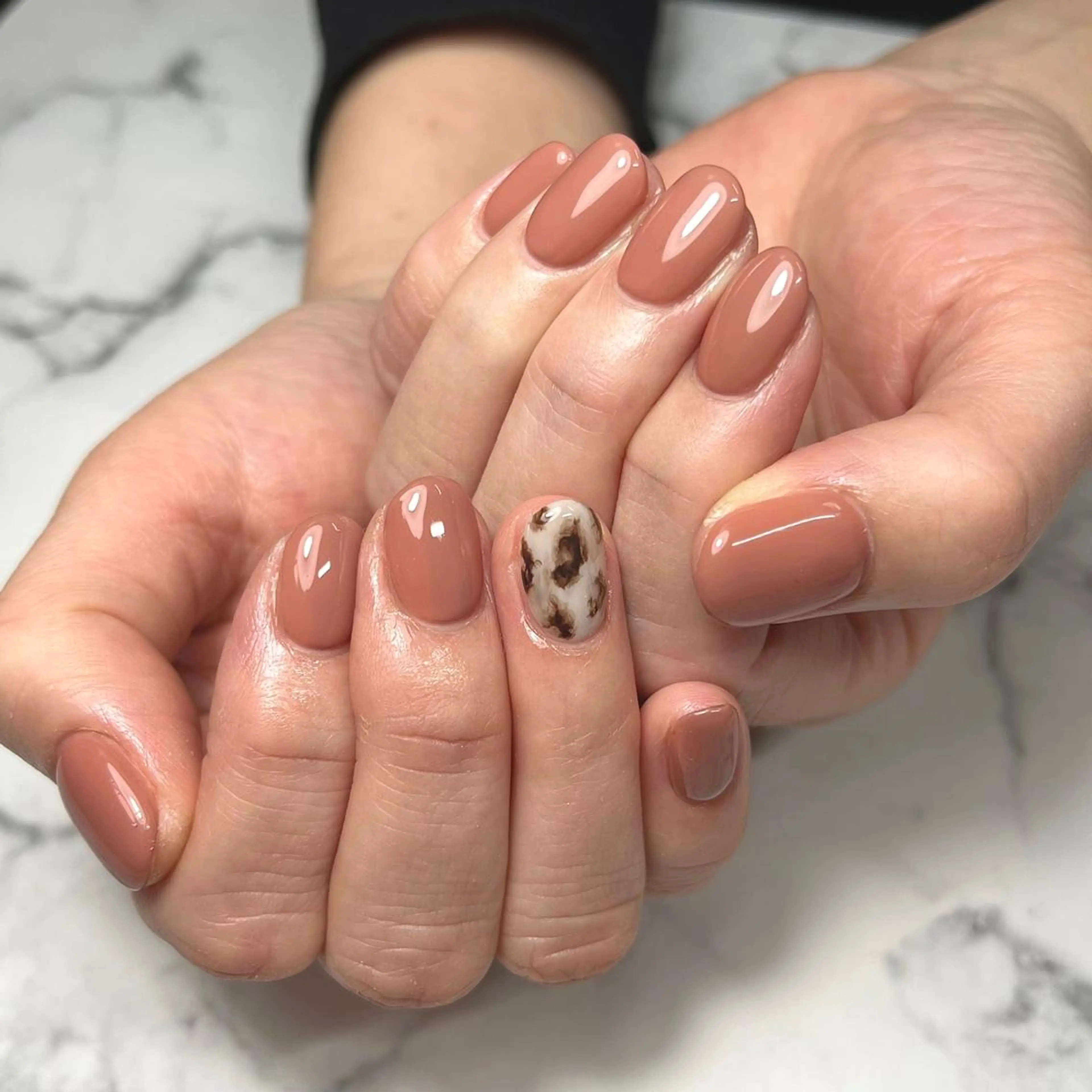 ネイル アニマル柄 アートネイル ジェルネイル 持ち込み ニュアンスネイル ハンドネイル NAIL NOWのネイルデザイン