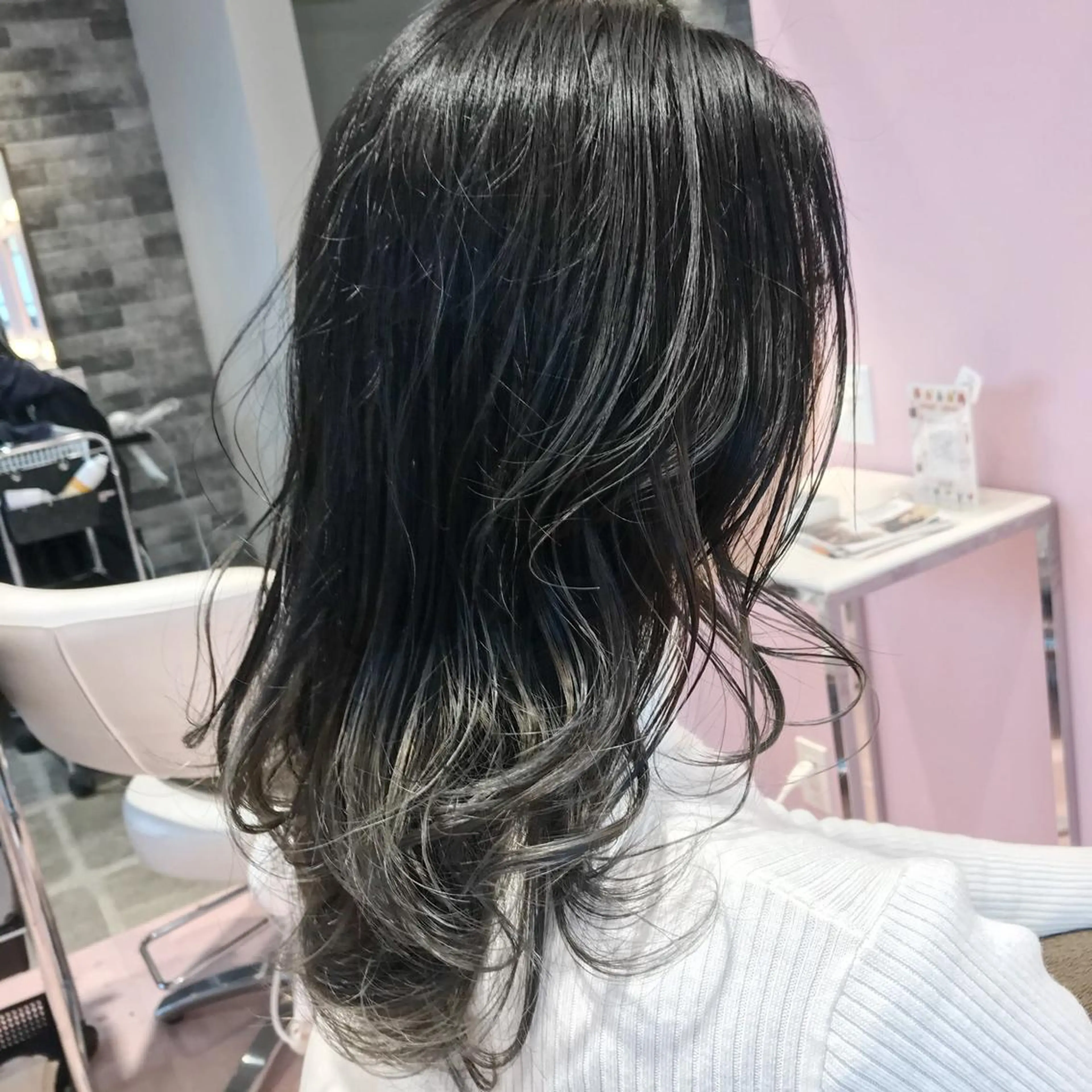 セミロング アッシュ カット ヘアカラー トリートメント 所渉/韓国レイヤー /ウルフカットのヘアスタイル