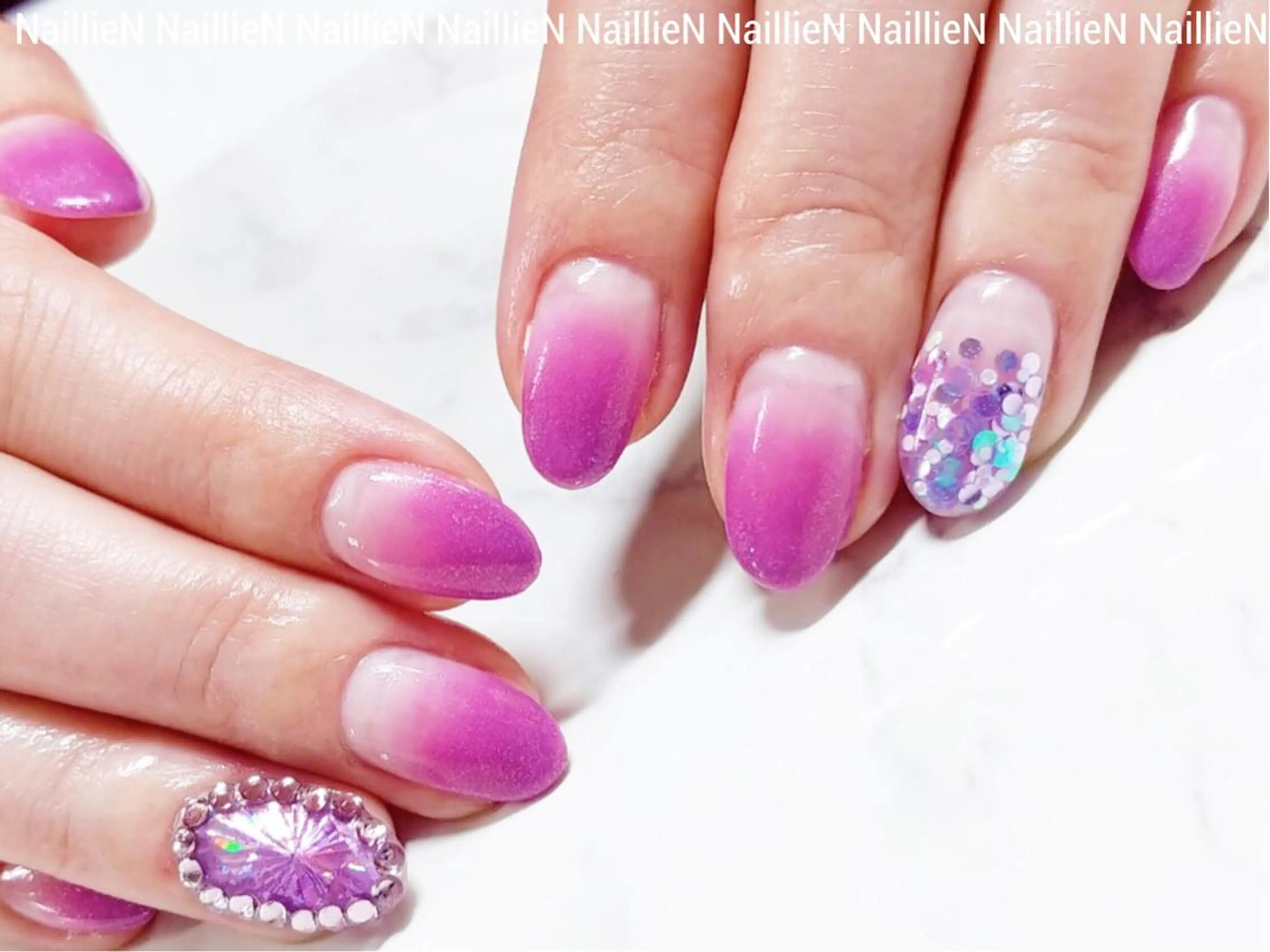 ネイル グラデーション キラキラネイル パープル Nail lieNのネイルデザイン