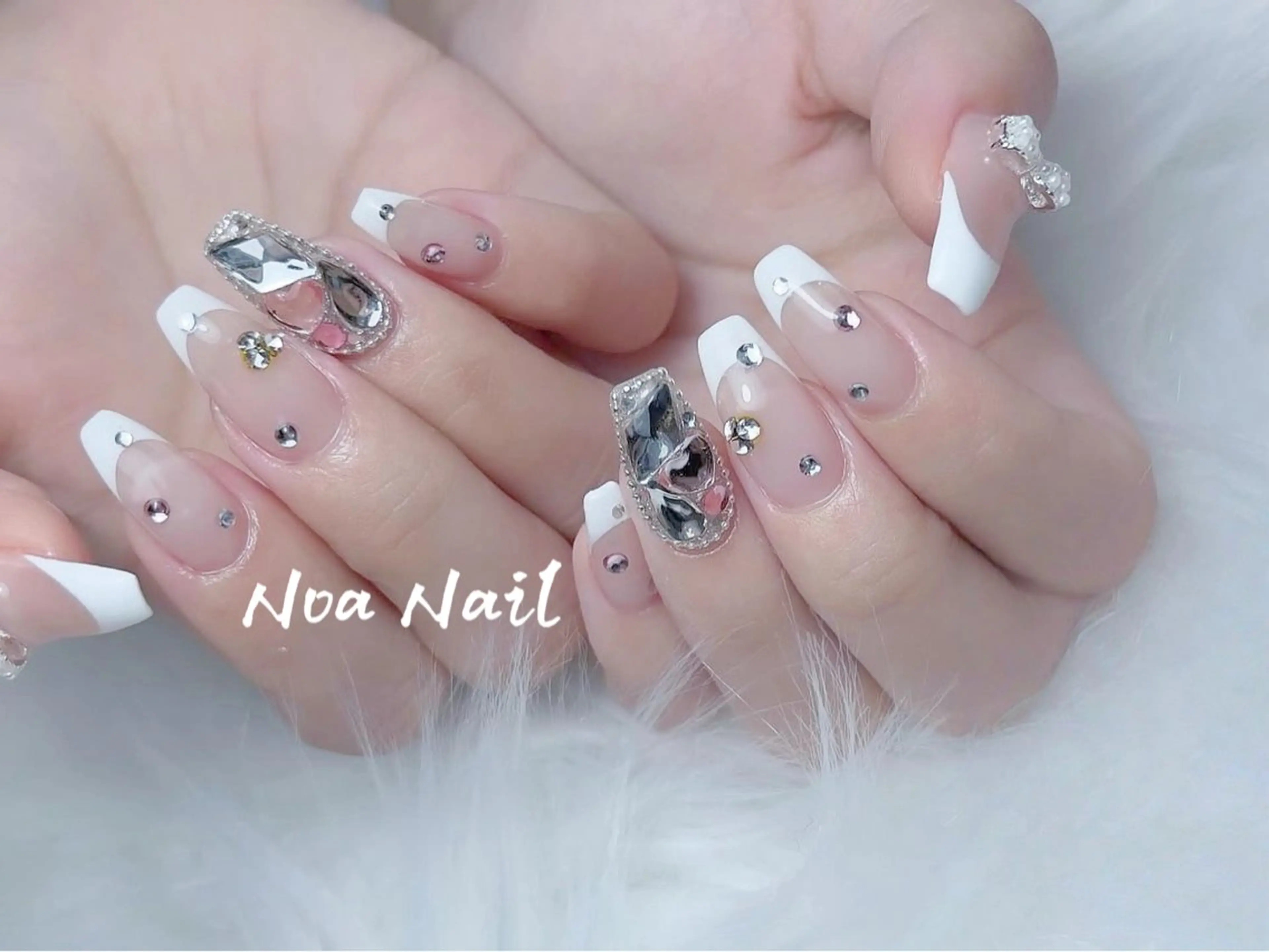 ネイル オーロラネイル フレンチネイル グラデーション 韓国ネイル マグネットネイル ハンドネイル NOA NAILのネイルデザイン