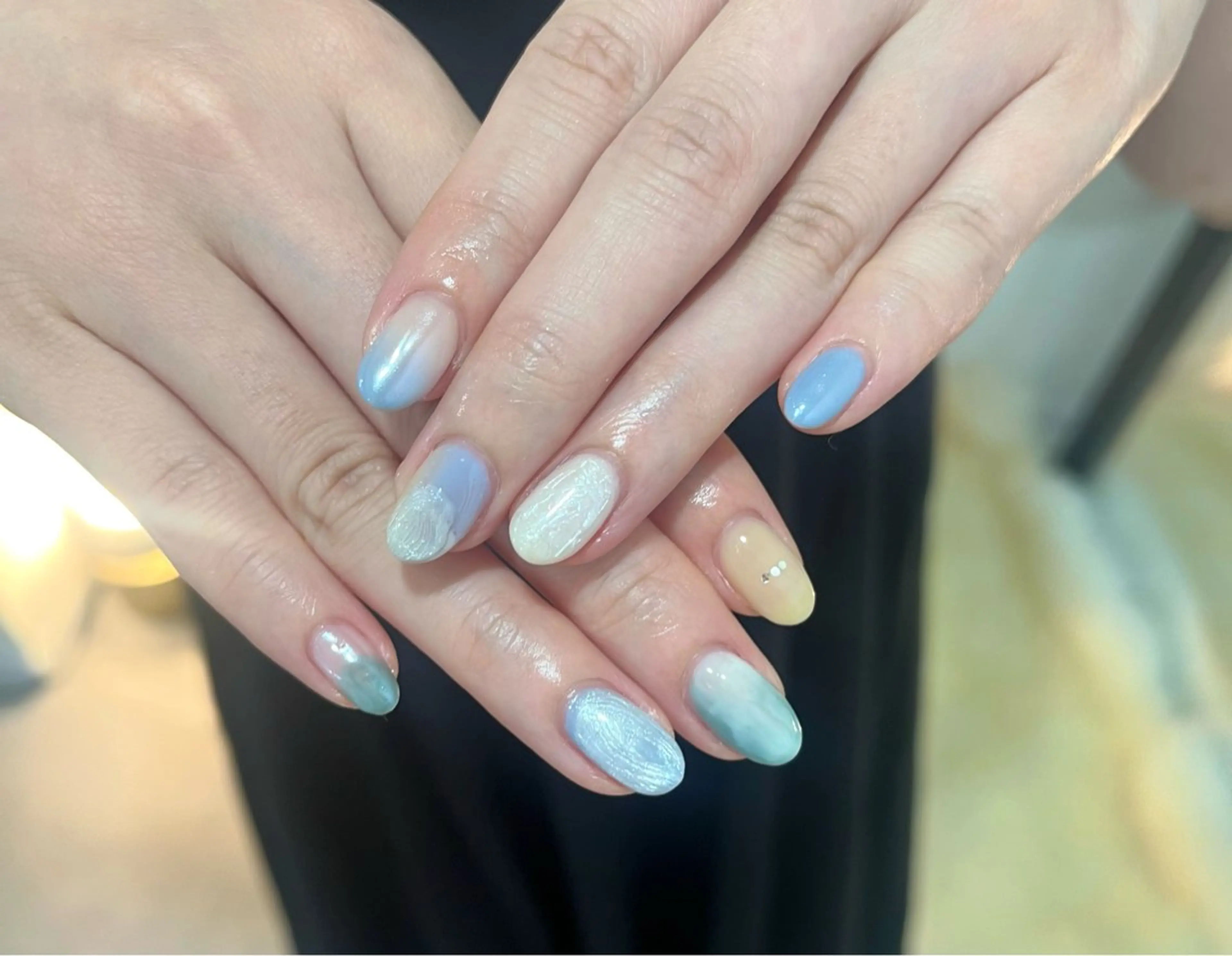 ネイル アートネイル ブルー ミラーネイル 持ち込み ニュアンスネイル ハンドネイル repos-ルポ-所属・repos mikuのネイルデザイン