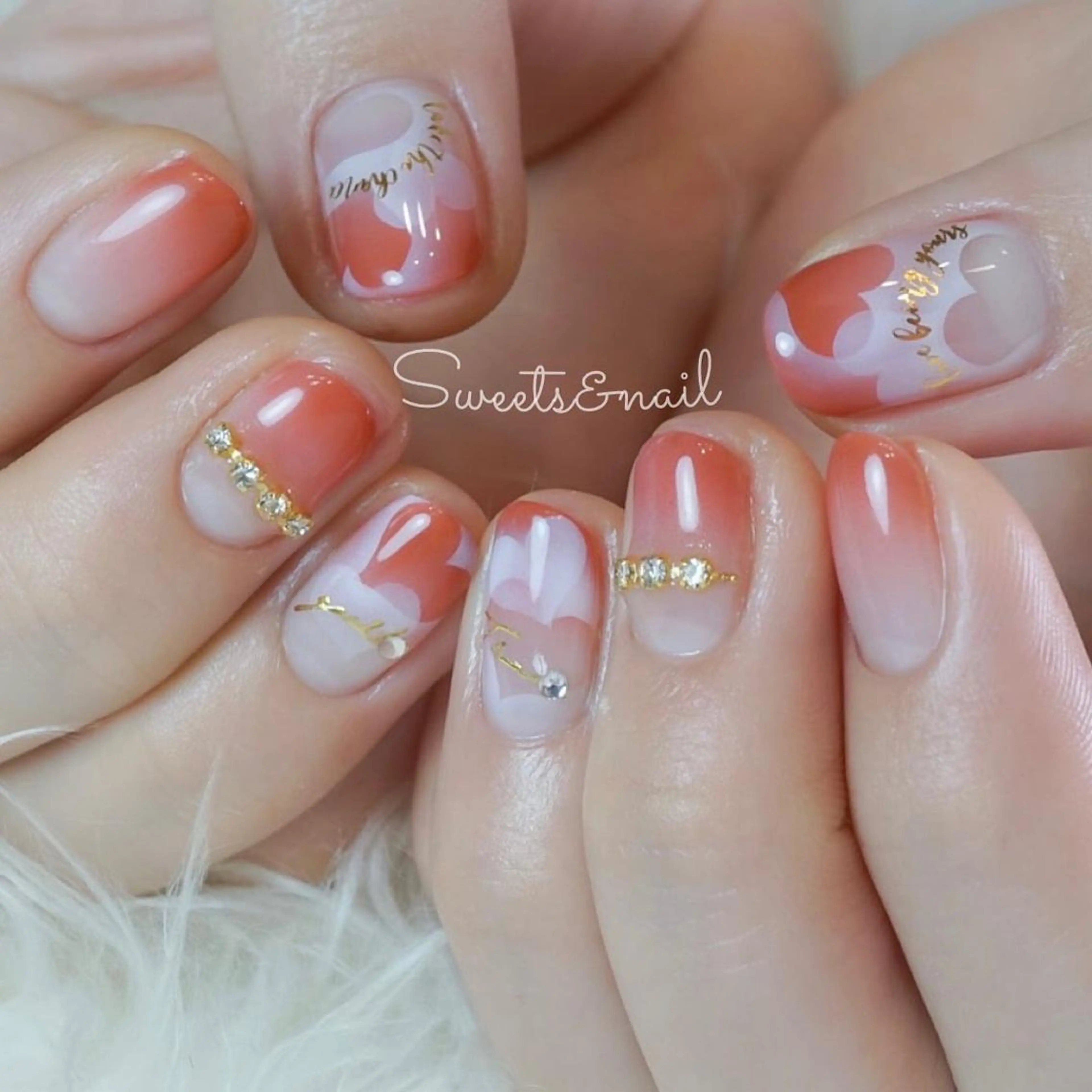 ネイル ジェルネイル グラデーション ハート 赤色 春ネイル Sweets &nailのネイルデザイン