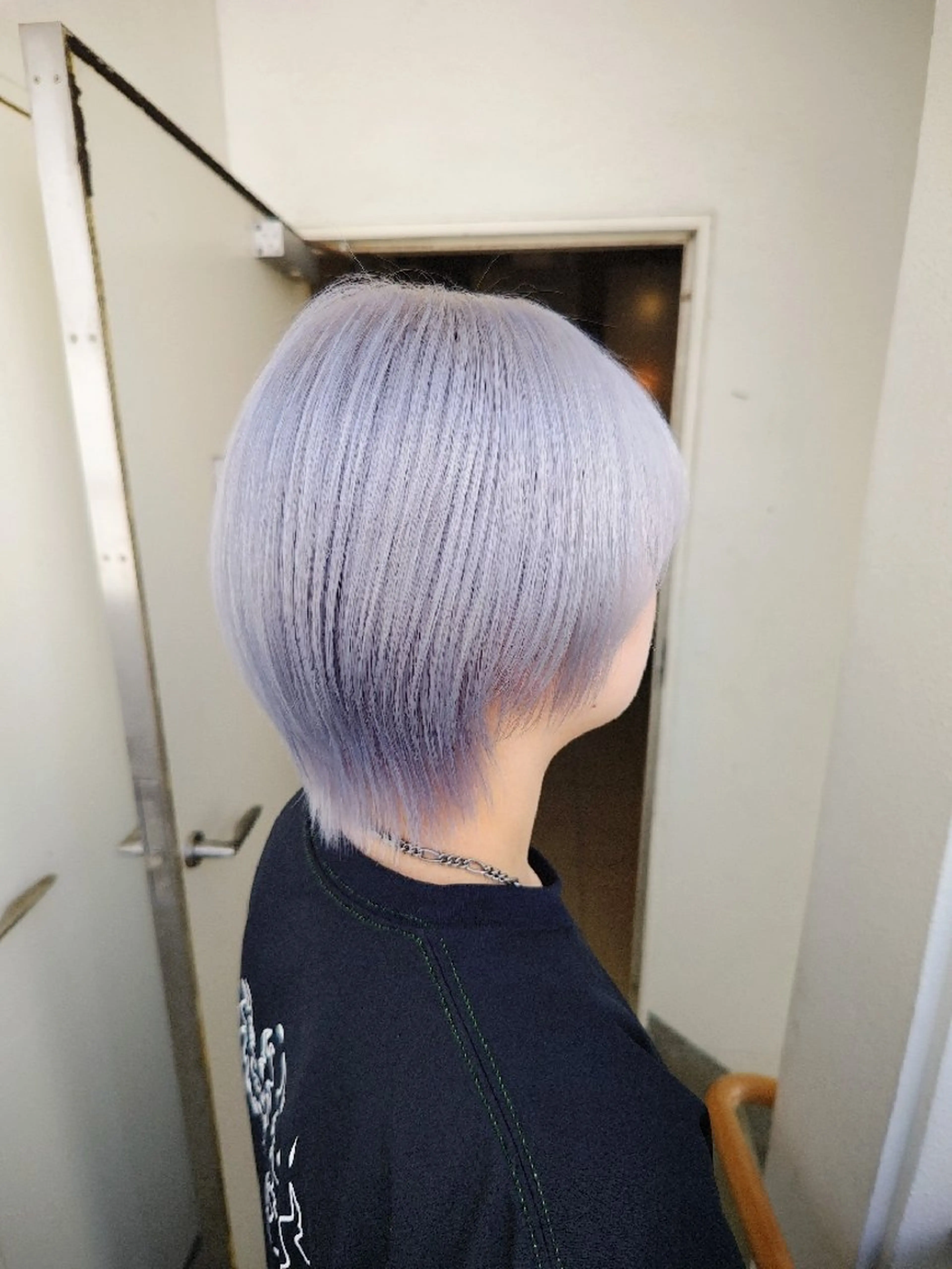 ショート カラー ブリーチ パープルカラー lani hair salon所属・髪質改善.縮毛矯正 ×韓国ヘアyukiのヘアスタイル
