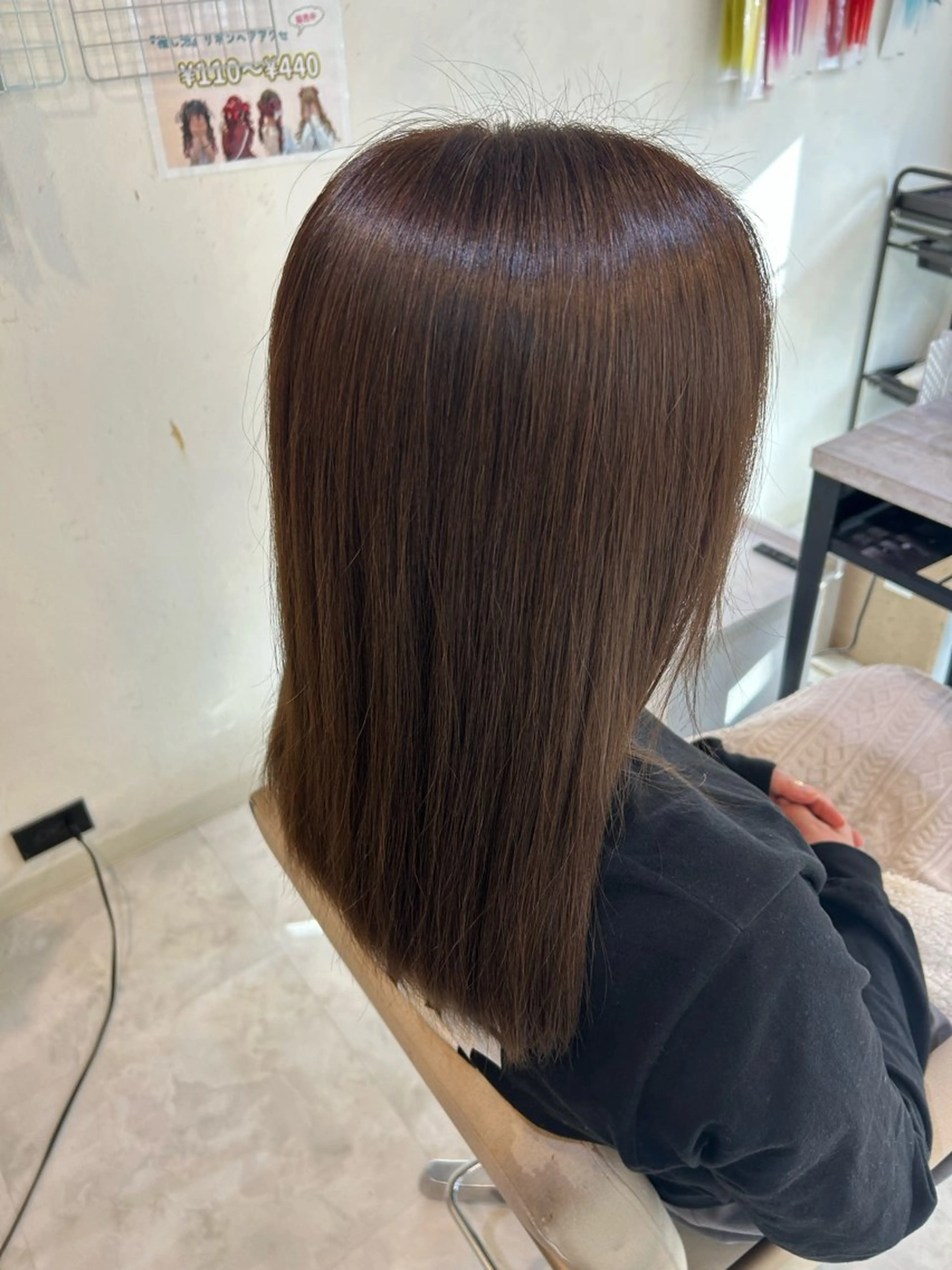 カラー 荻野 ひなのヘアスタイル