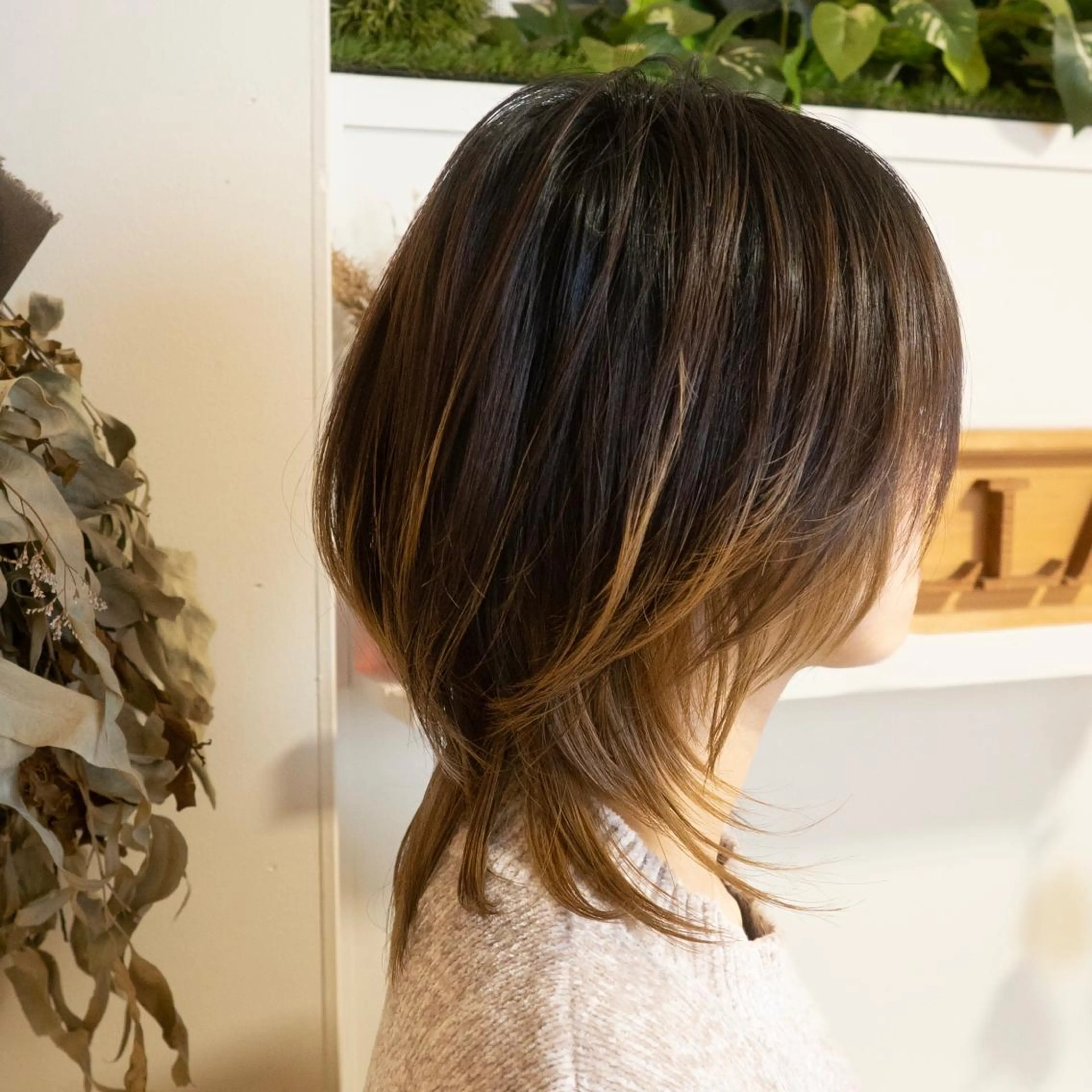 ショート カラー ブリーチ ケアブリーチ ダブルカラー ハイライトカラー インナーカラー ヘアカラー トリートメント SALOWIN 神戸三宮店所属・【三宮/ブリーチ なしカラー】高田祐也のヘアスタイル