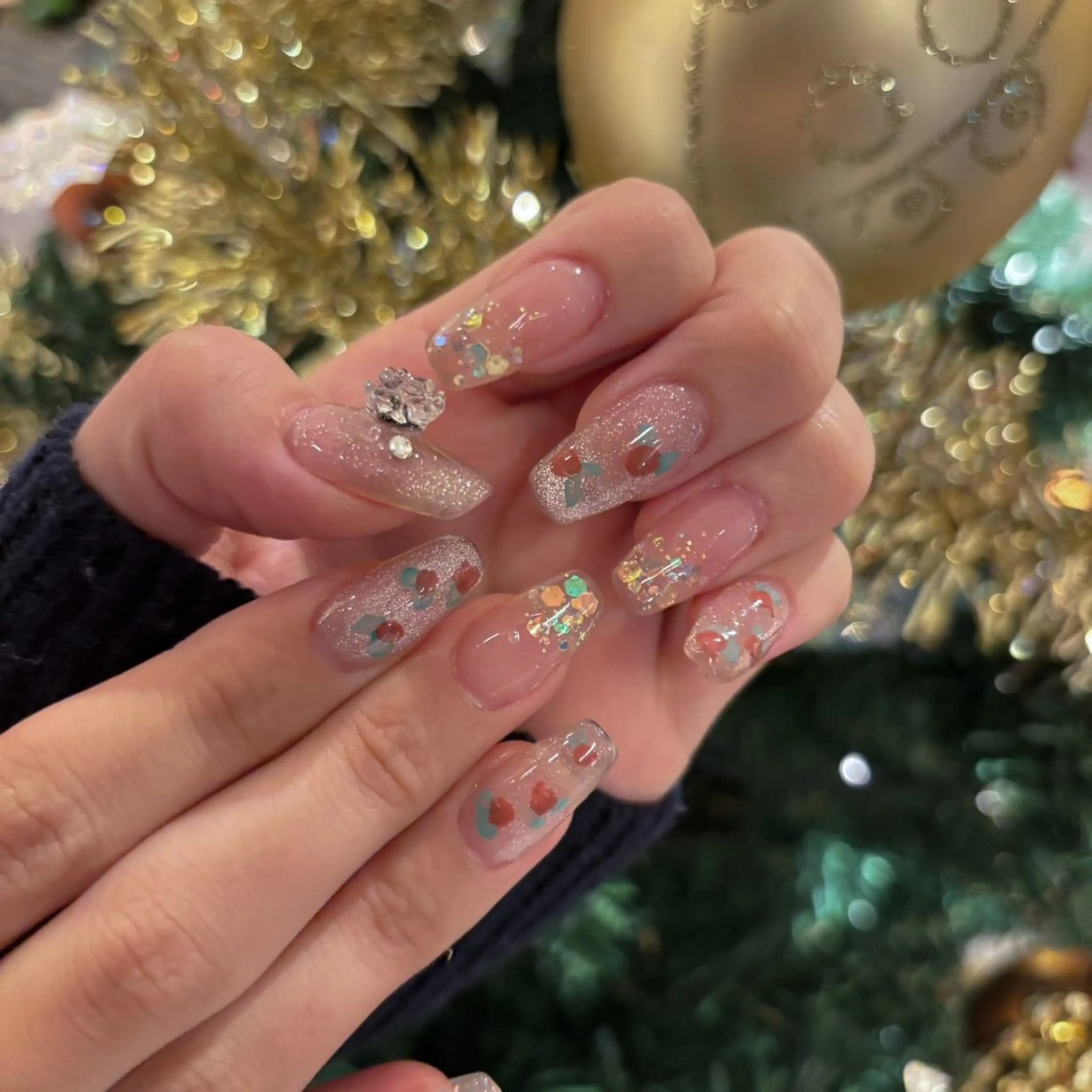 ネイル 冬ネイル クリスマス Manamǐ 個性派のネイルデザイン