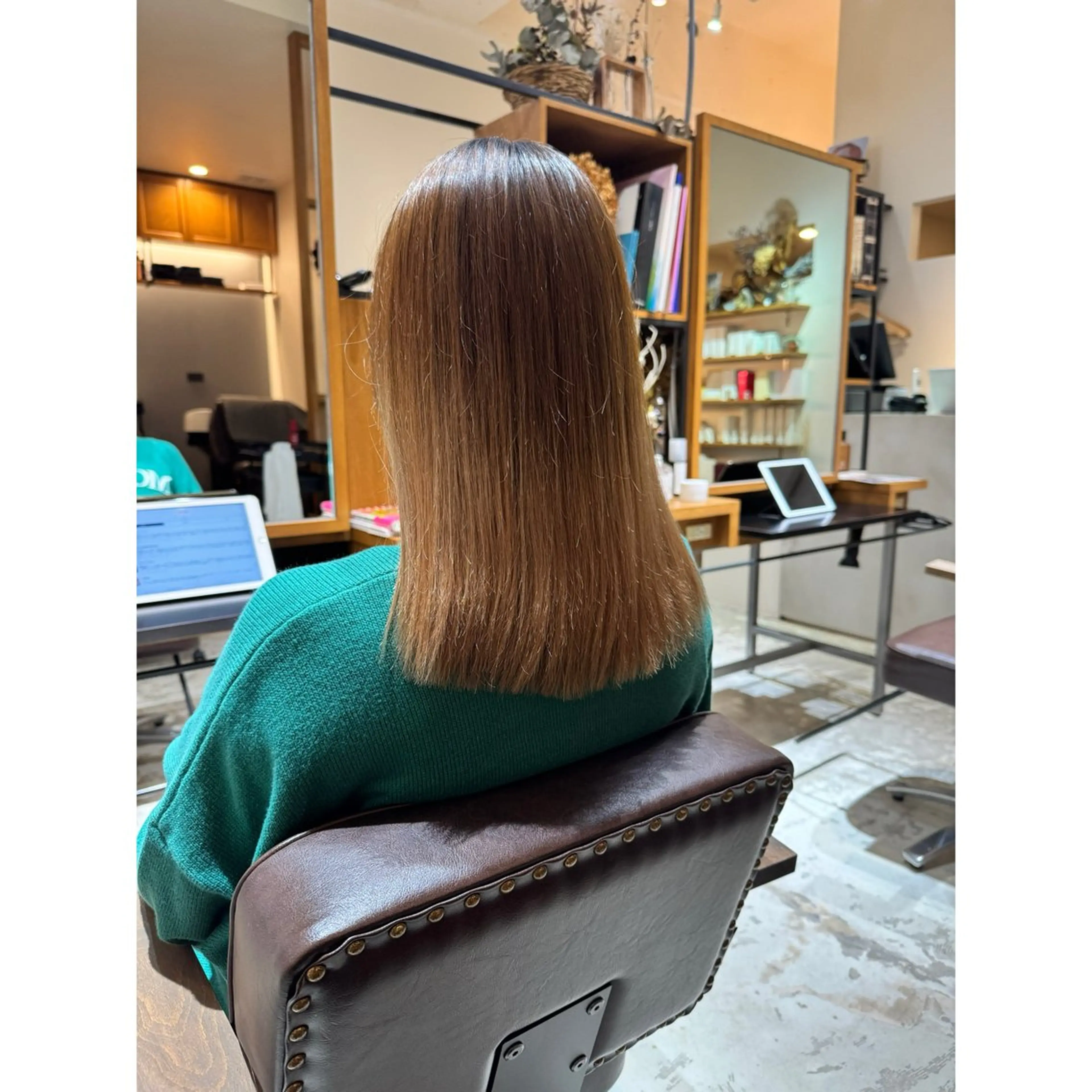 セミロング カット 喜友名洸季 anoneのヘアスタイル