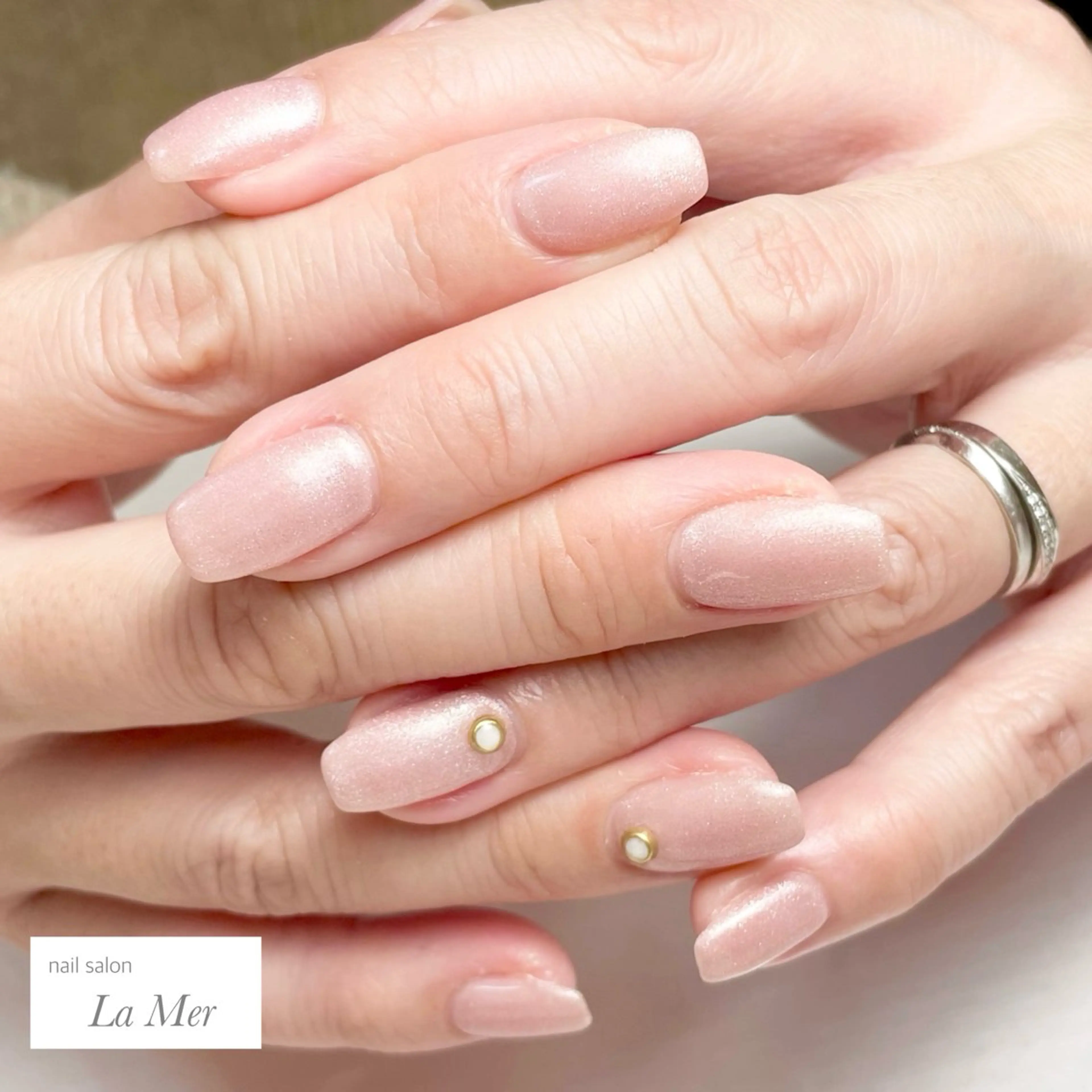 ネイル 入学式 卒業式 キラキラネイル マグネットネイル マグネットワンカラー ハンドネイル nailsalon La Merのネイルデザイン