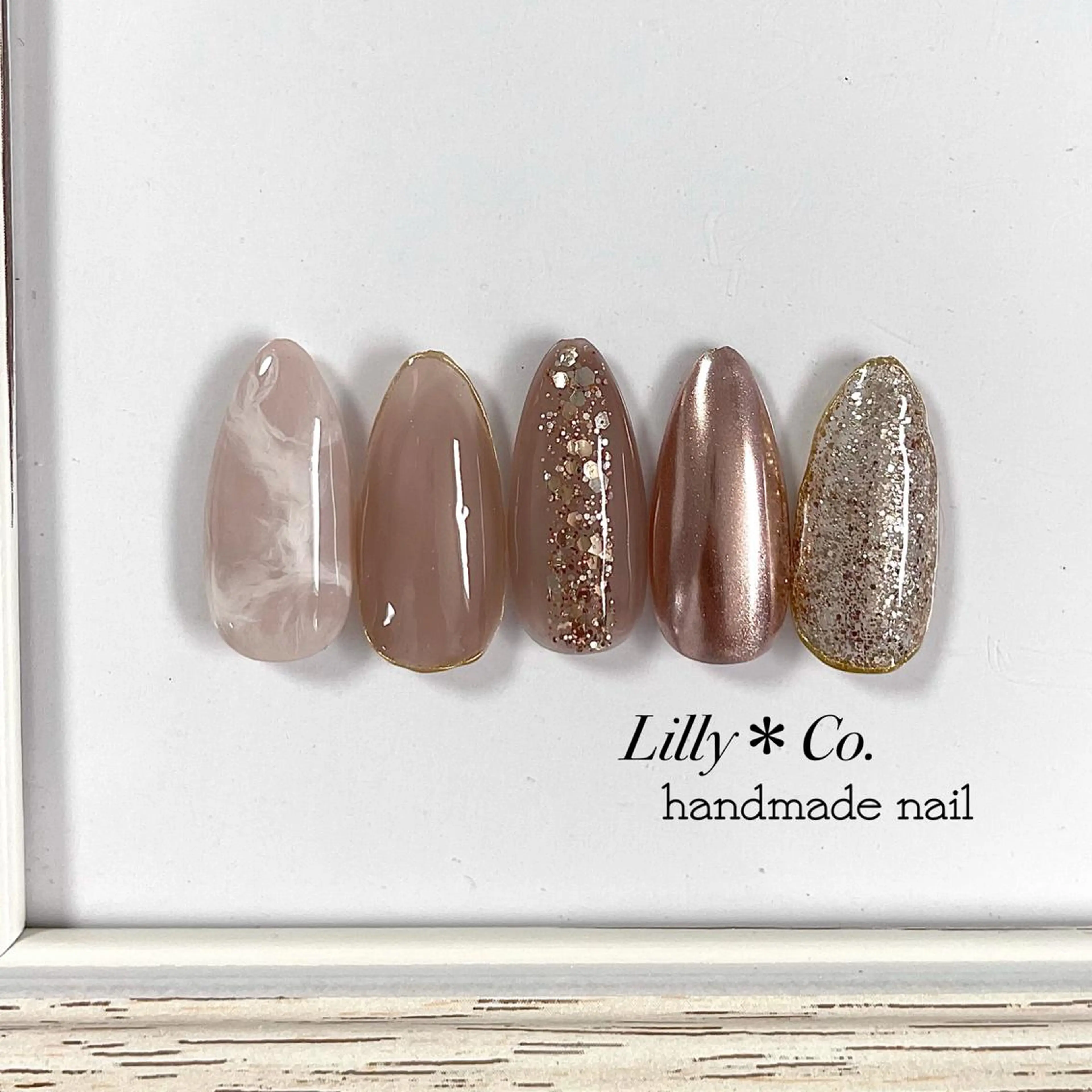 ネイル アートネイル 大理石ネイル(マーブル) ニュアンスネイル ハンドネイル ハンドケア Lilly Co.のネイルデザイン