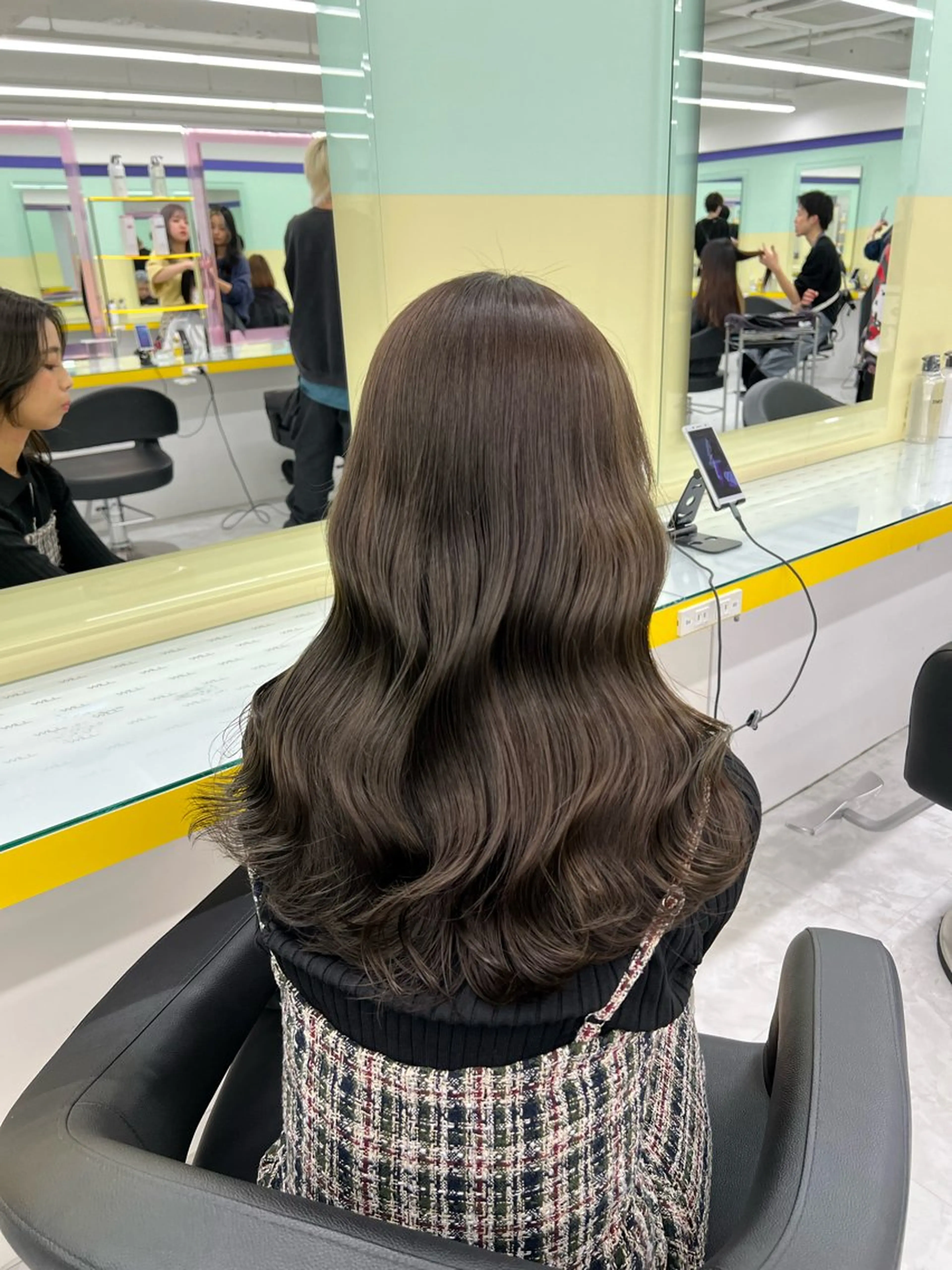 セミロング ヘアカラー トリートメント ヘッドスパ ヘアセット 💍レイヤーカット 艶髪💍亘紘輝のヘアスタイル