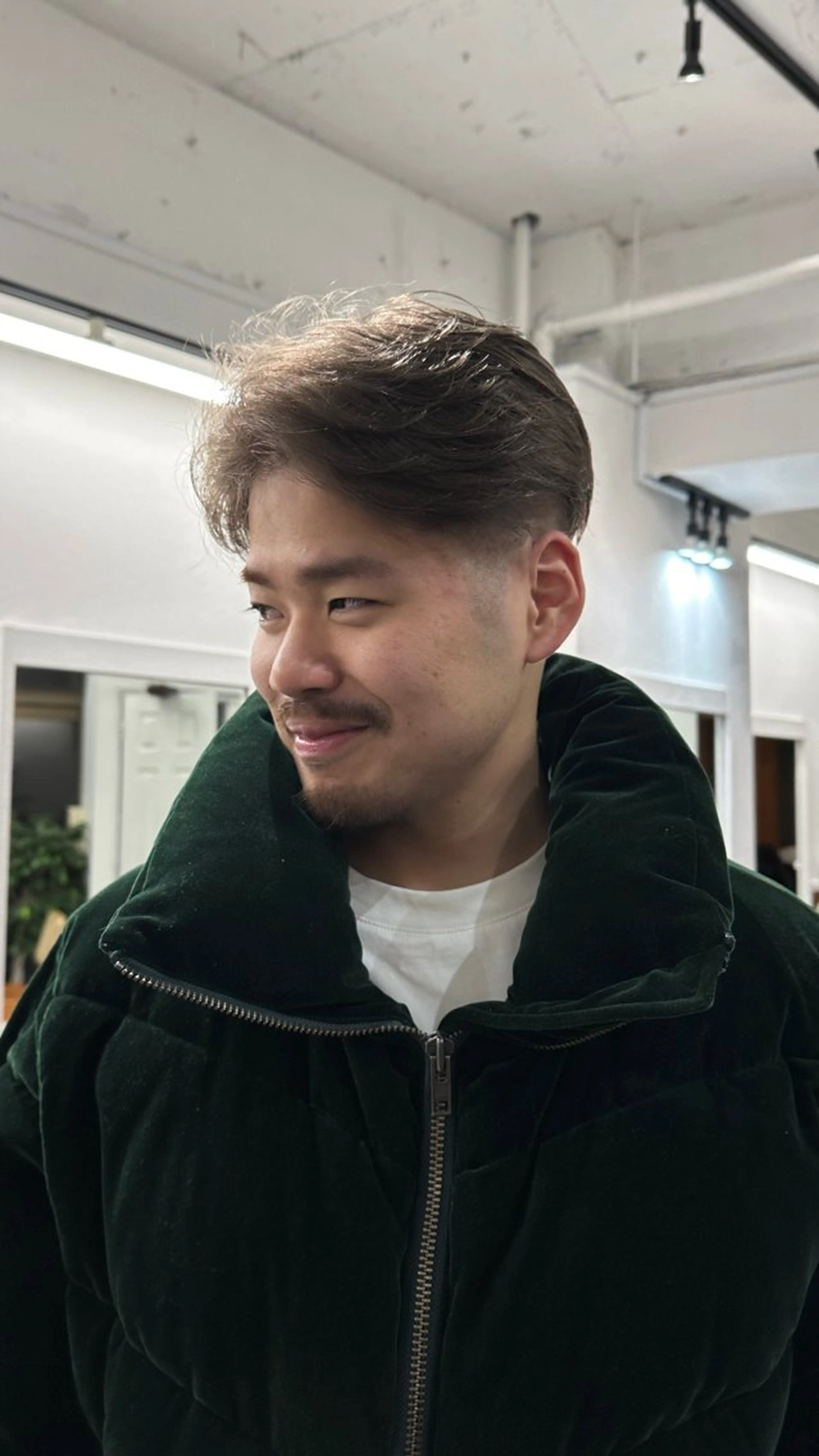 ショート カラー メンズ メンズブリーチ ベージュカラー ブリーチ ケアブリーチ 透明感カラー ヘアカラー トリートメント YUNA★ メンズパーマのヘアスタイル