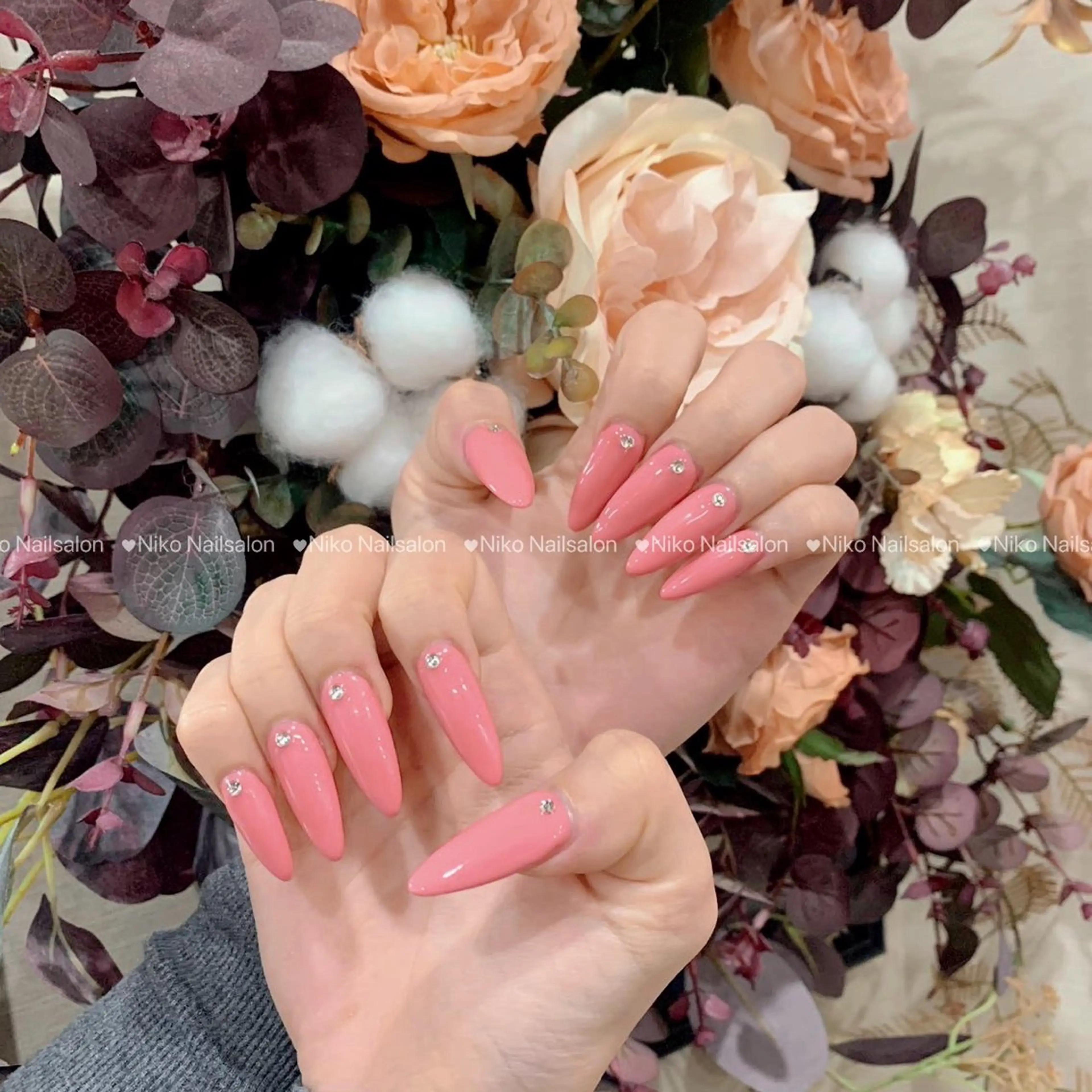 ネイル チークネイル 長さ出し フットネイル フレンチネイル ジェルネイル Niko Nail salon 銀座本店のネイルデザイン