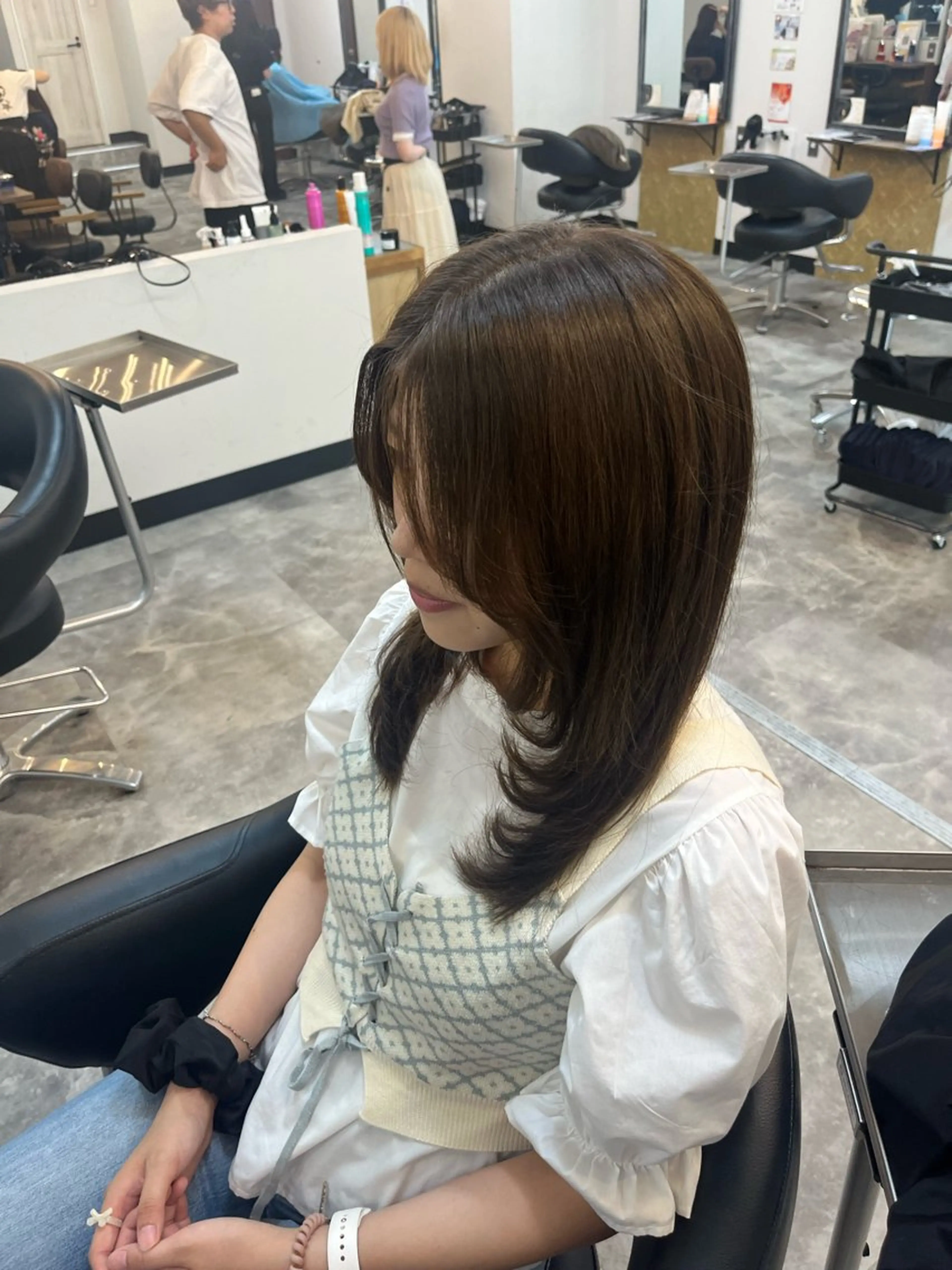 セミロング レディースカット 無料🎀ジュリのヘアスタイル