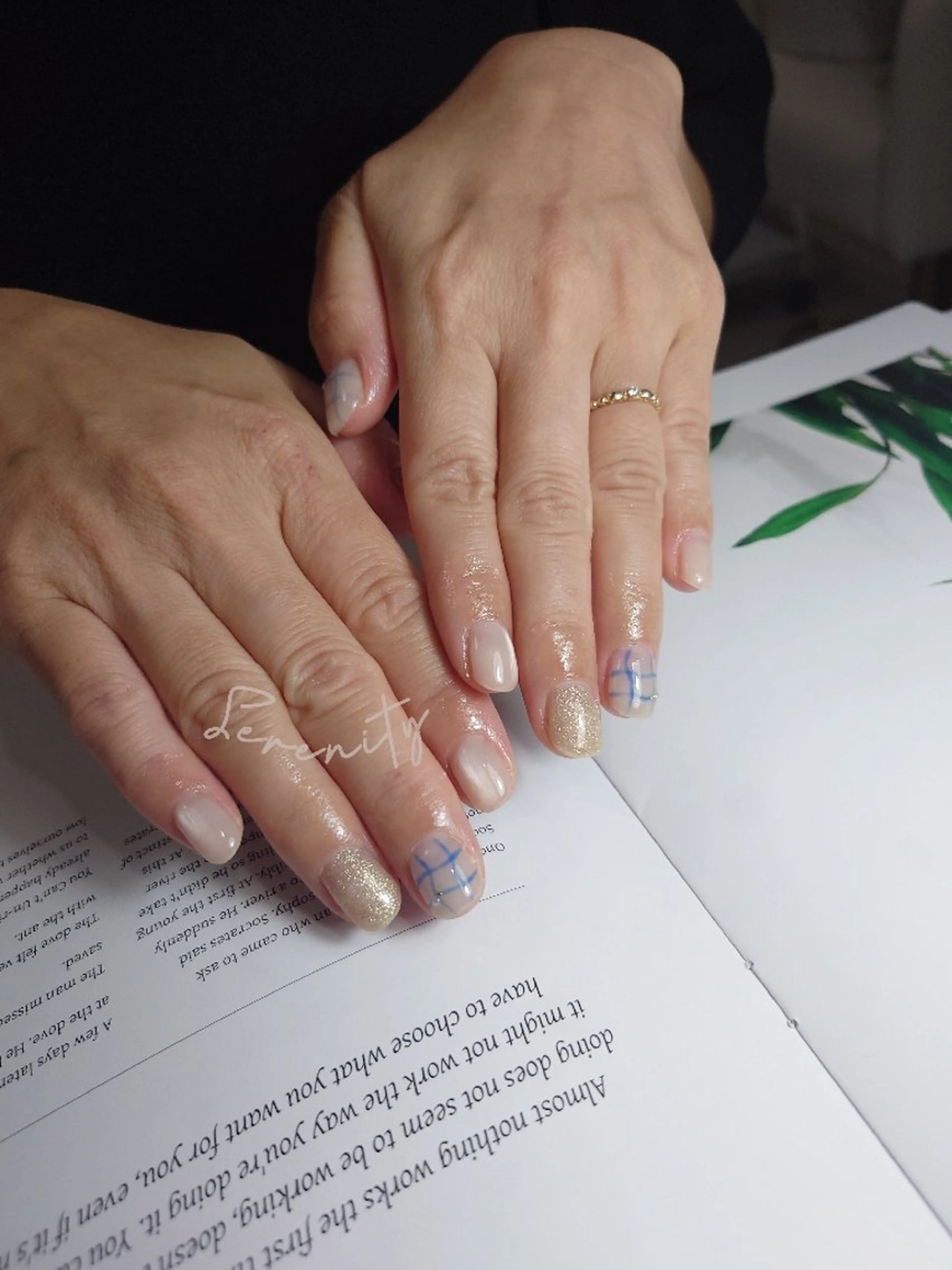 ネイル ブルー マグネットネイル ホワイト nail  serenityのネイルデザイン